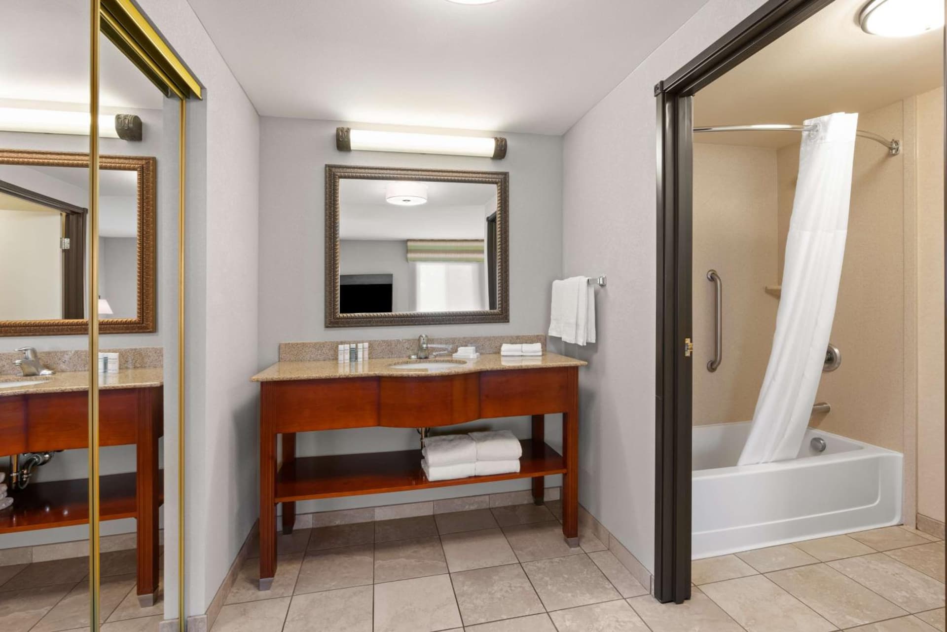 Hampton Inn & Suites Burlington gallery photo in Burlington, WA — image 29