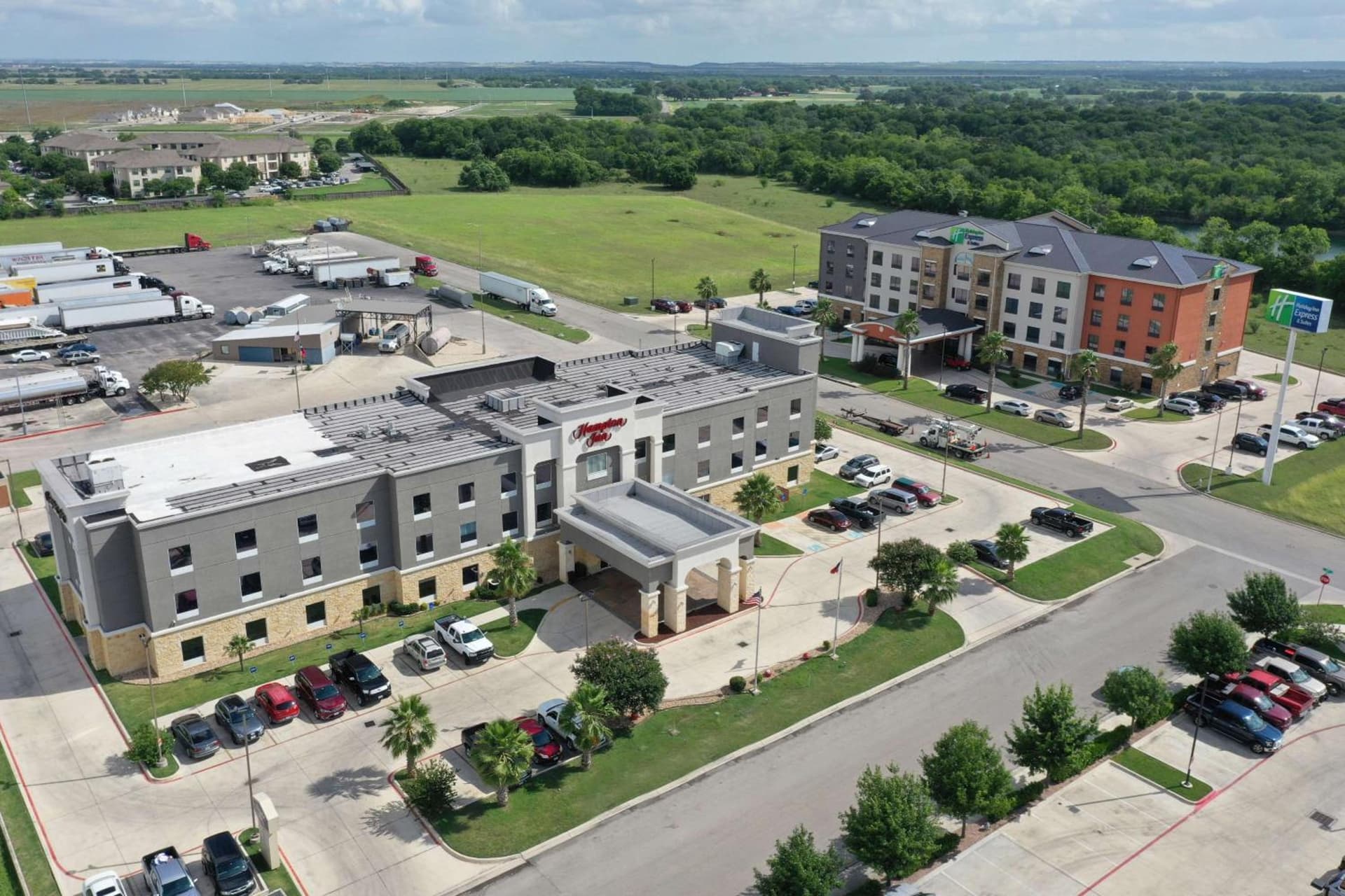 Hampton Inn Seguin interior in Seguin, TX — gallery photo 2