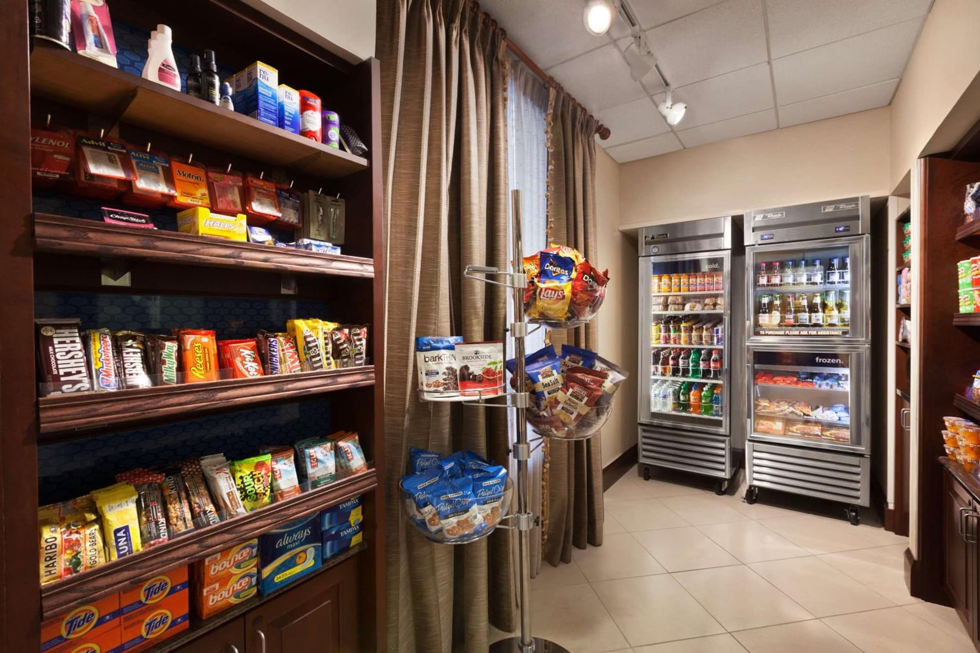 Hampton Inn & Suites Washington-Dulles International Airport gallery photo in Sterling, VA — image 11