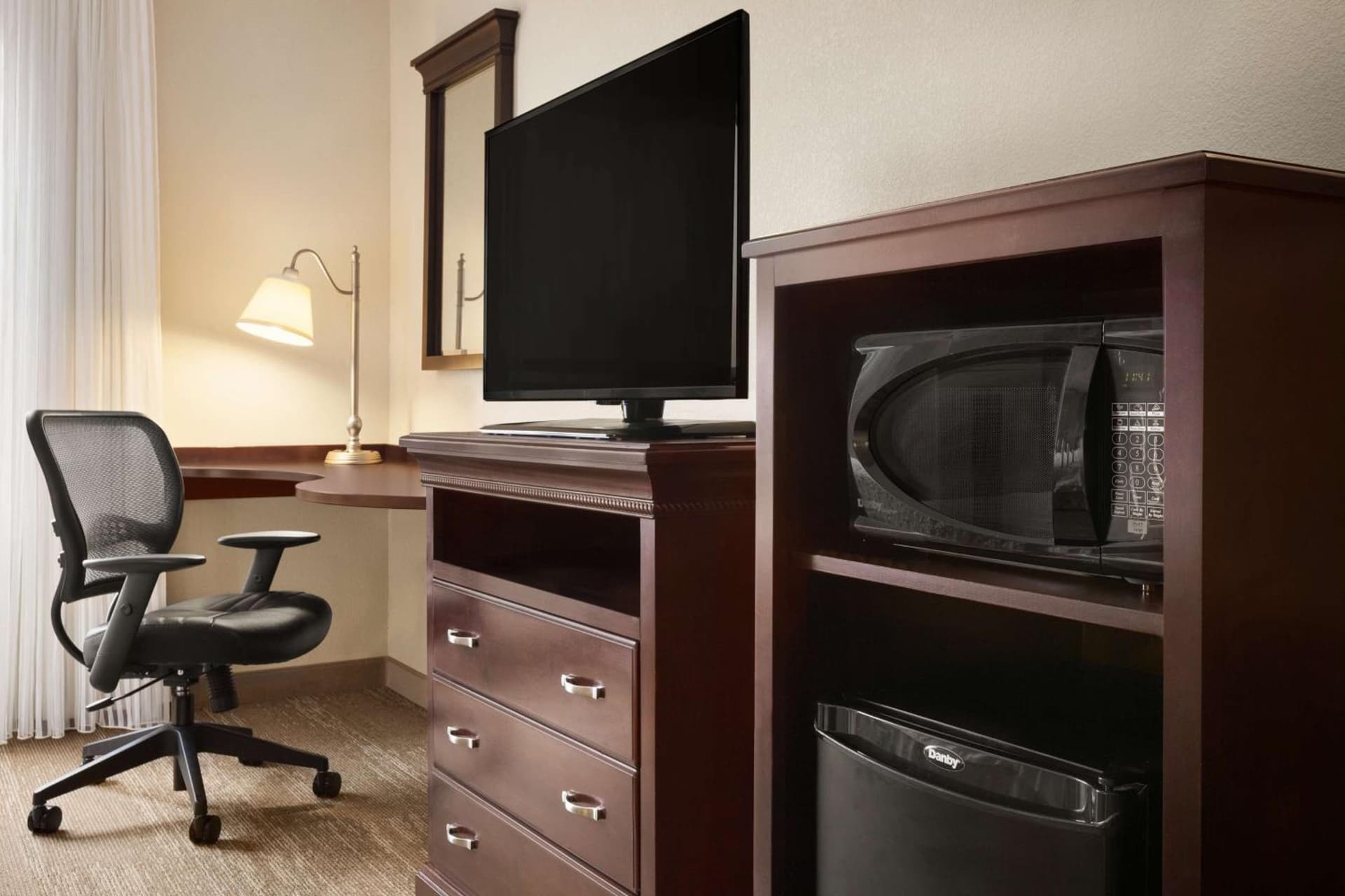Hampton Inn & Suites Washington-Dulles International Airport gallery photo in Sterling, VA — image 6