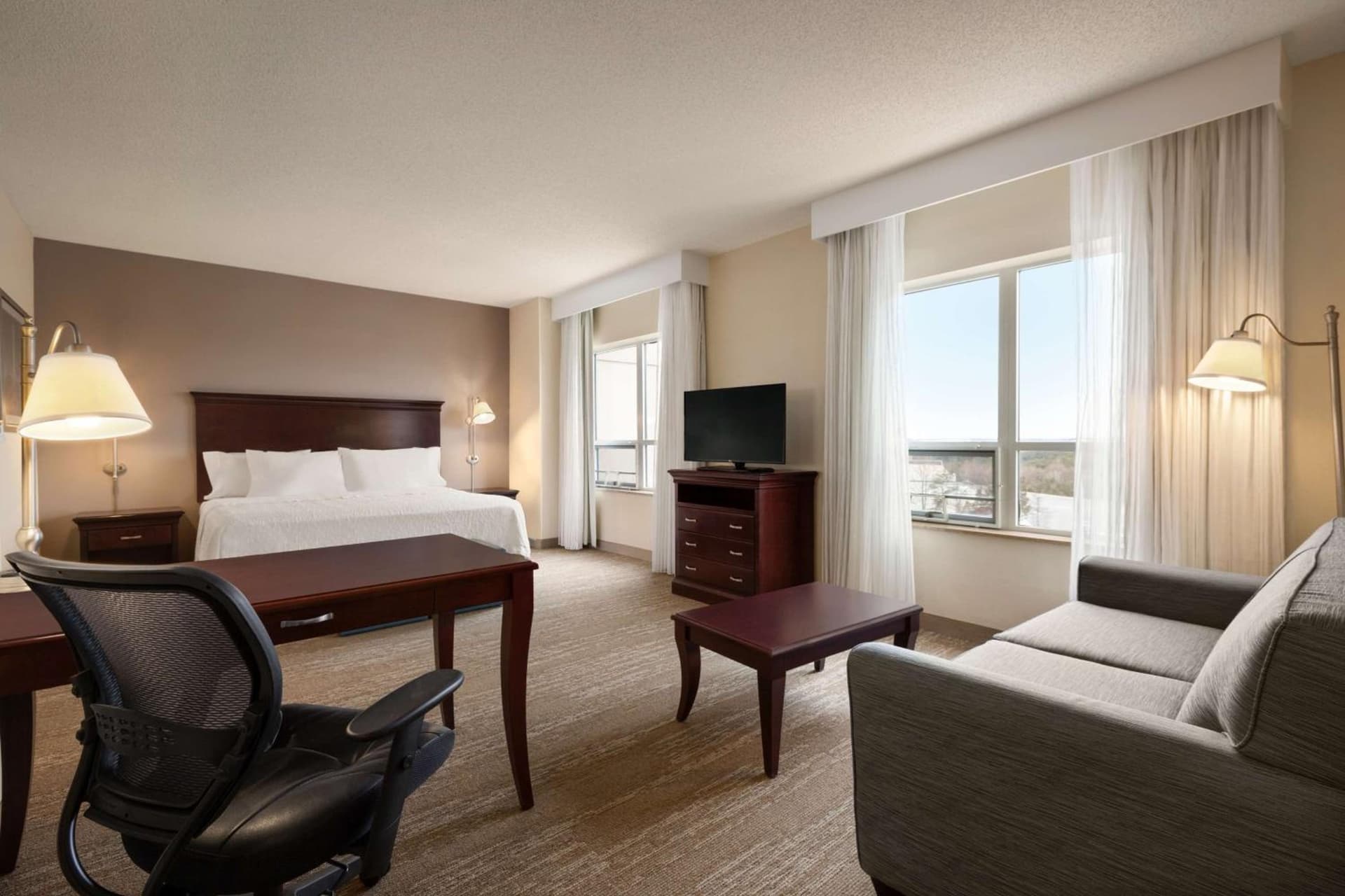 Hampton Inn & Suites Washington-Dulles International Airport gallery photo in Sterling, VA — image 17