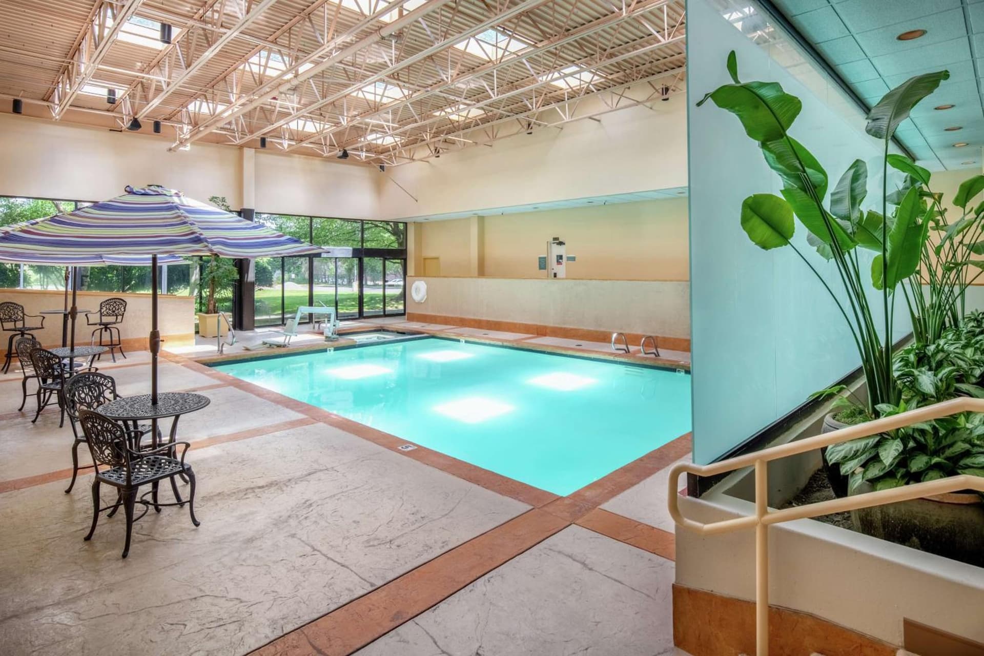 DoubleTree Suites by Hilton Seattle Airport/Southcenter property views in Tukwila, WA — gallery photo 3