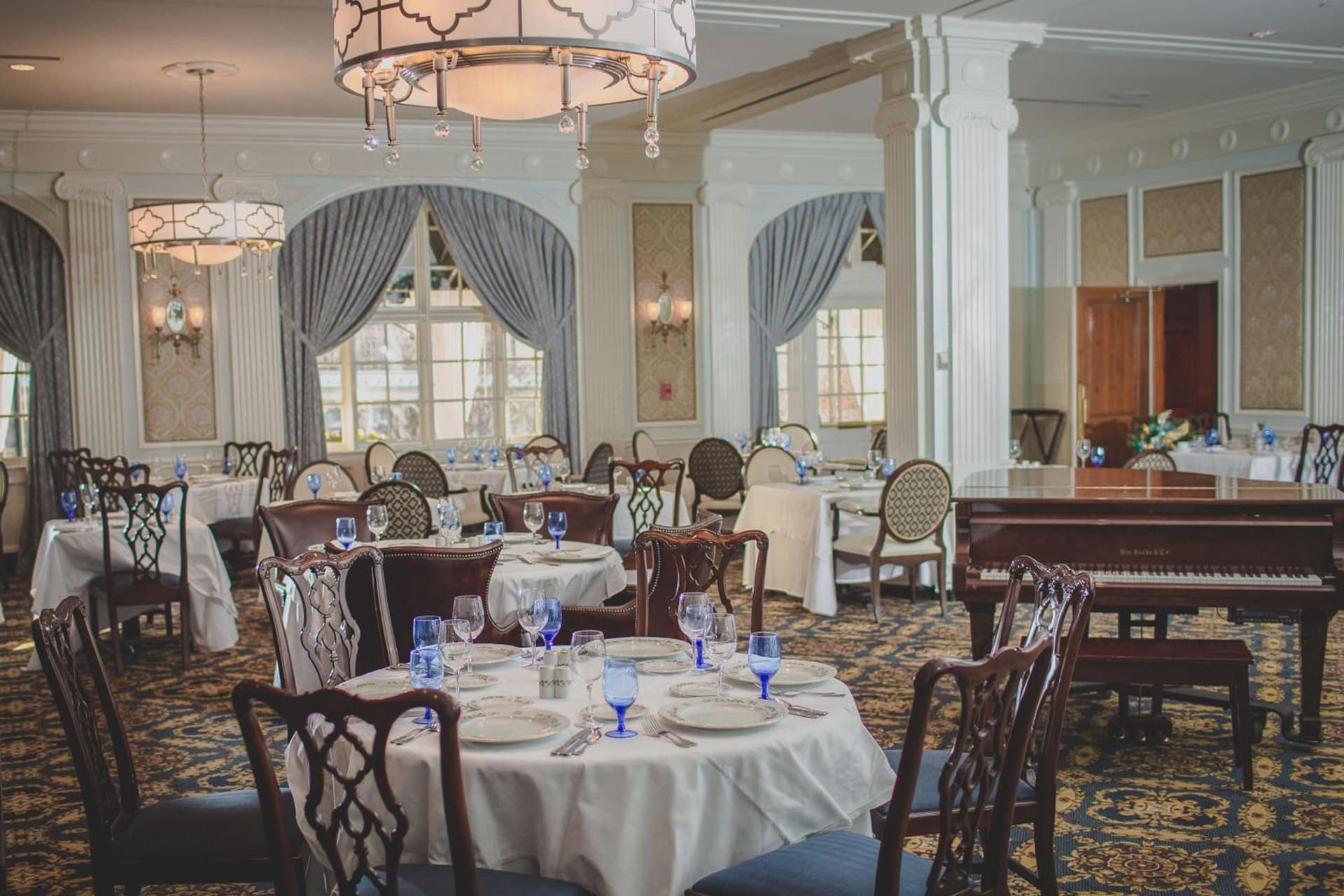 Hotel Roanoke & Conference Center, Curio Collection by Hilton gallery photo in Roanoke, VA — image 4