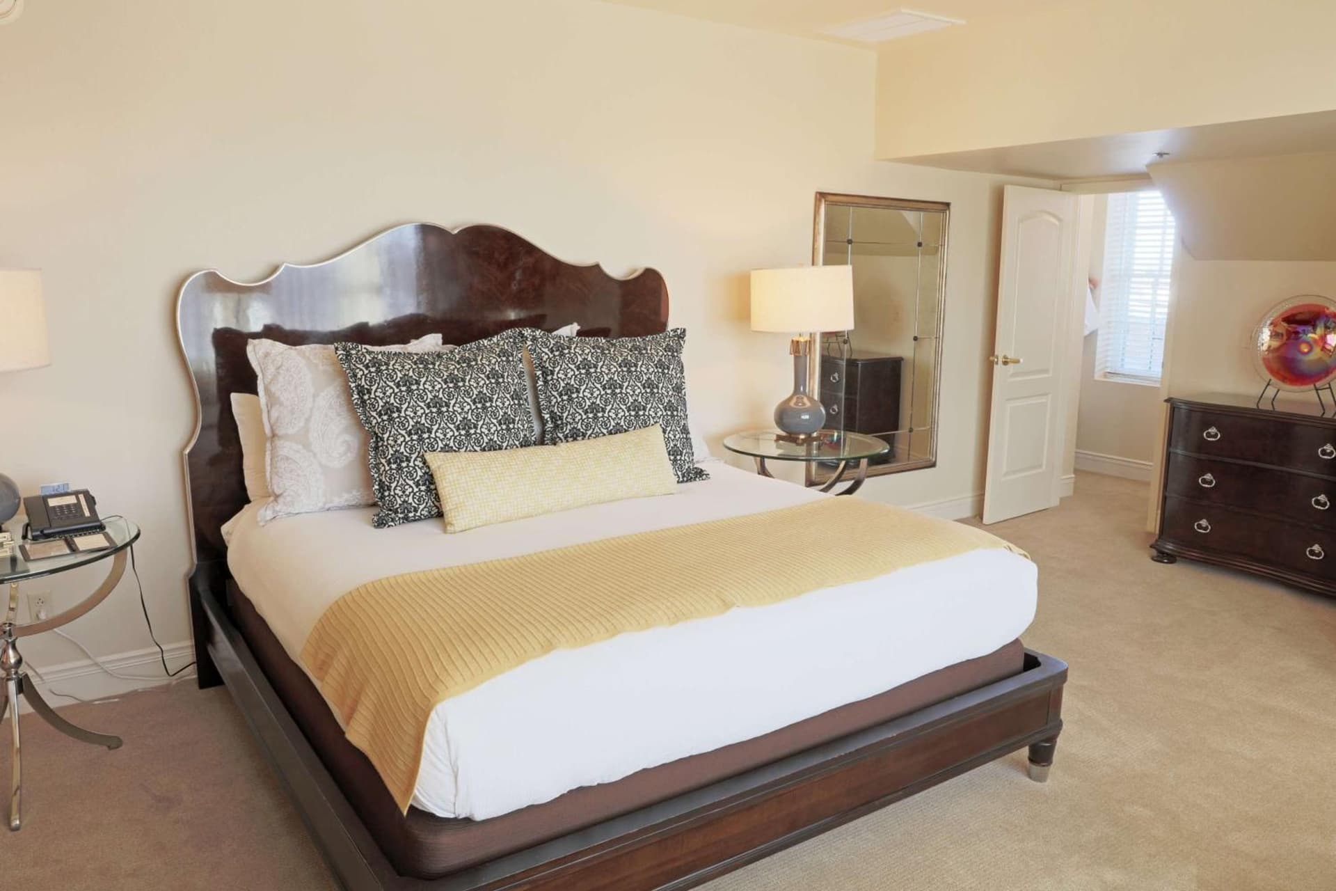 Hotel Roanoke & Conference Center, Curio Collection by Hilton gallery photo in Roanoke, VA — image 43