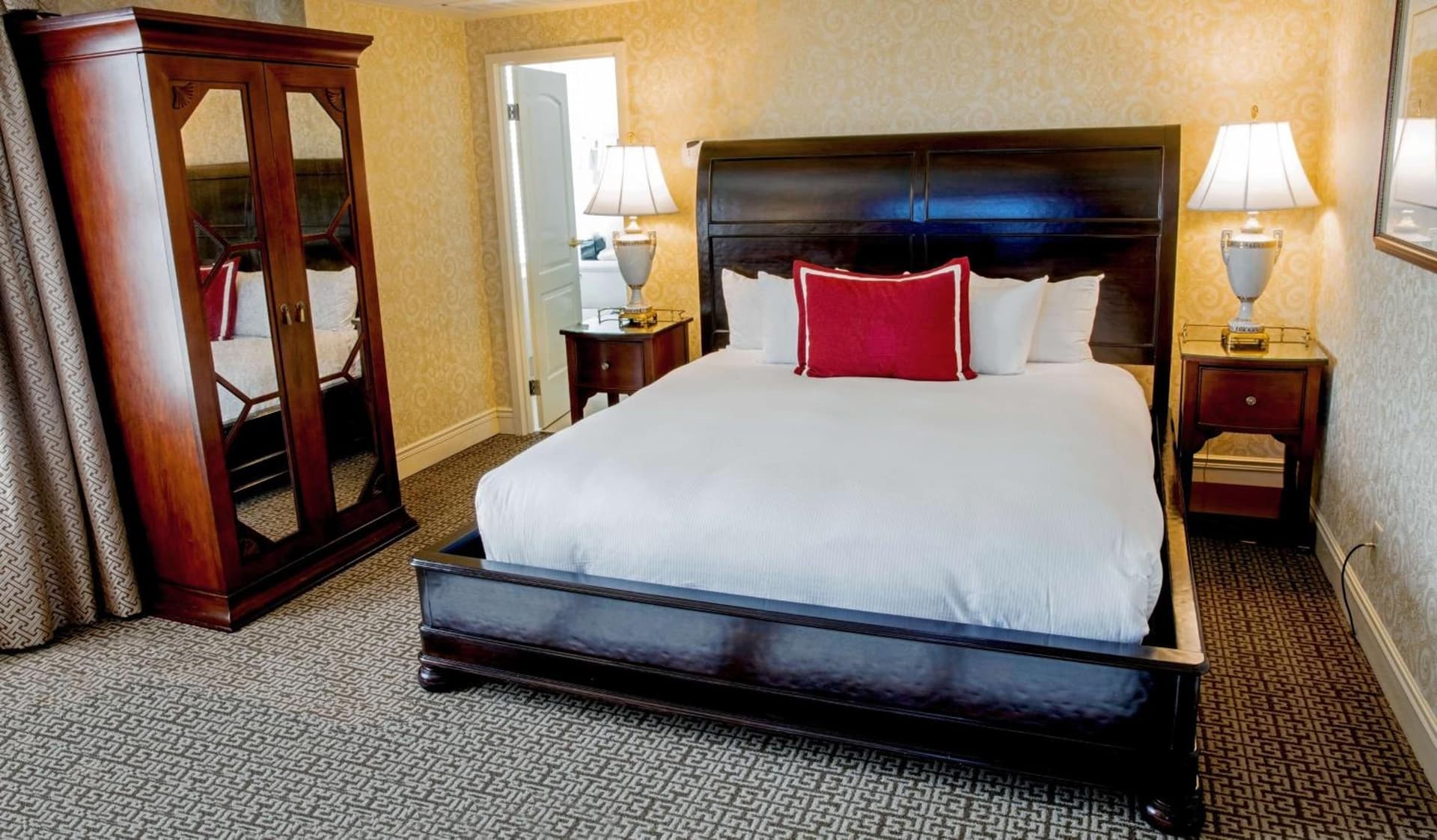 Hotel Roanoke & Conference Center, Curio Collection by Hilton gallery photo in Roanoke, VA — image 36