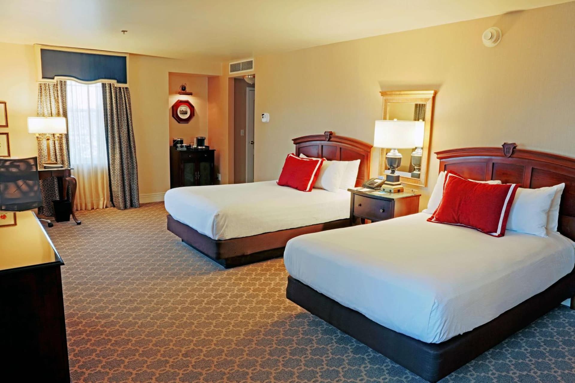 Hotel Roanoke & Conference Center, Curio Collection by Hilton gallery photo in Roanoke, VA — image 38