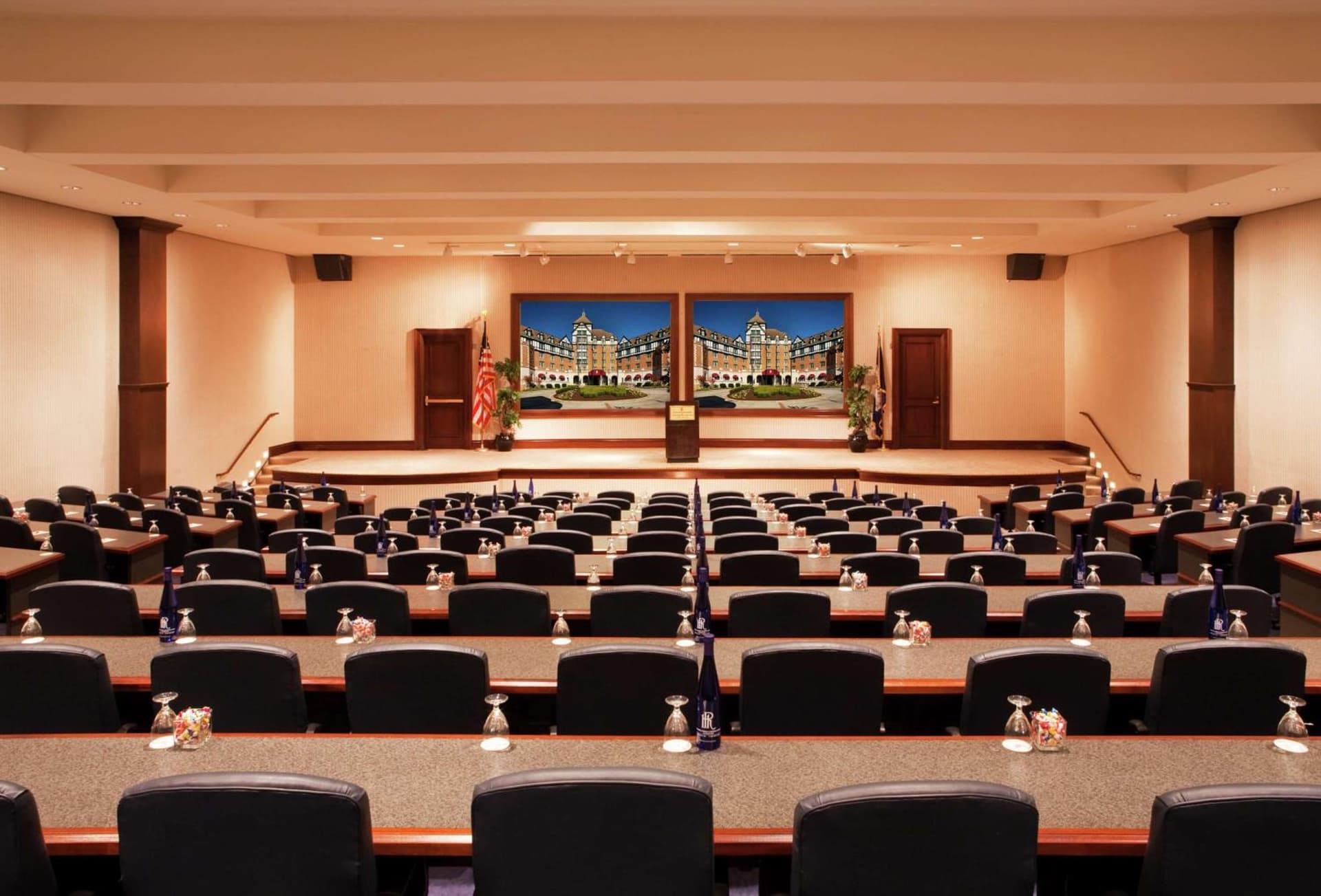 Hotel Roanoke & Conference Center, Curio Collection by Hilton gallery photo in Roanoke, VA — image 20