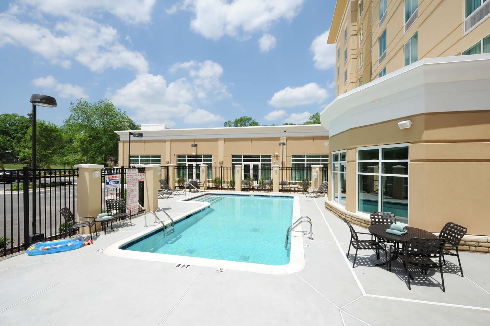 Hilton Garden Inn Atlanta Airport North interior in Atlanta, GA — gallery photo 2