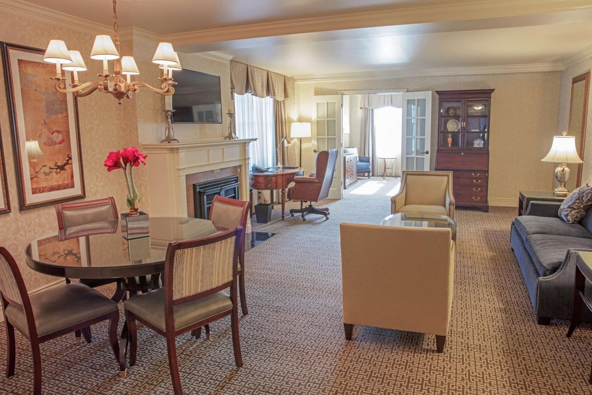 Hotel Roanoke & Conference Center, Curio Collection by Hilton gallery photo in Roanoke, VA — image 63