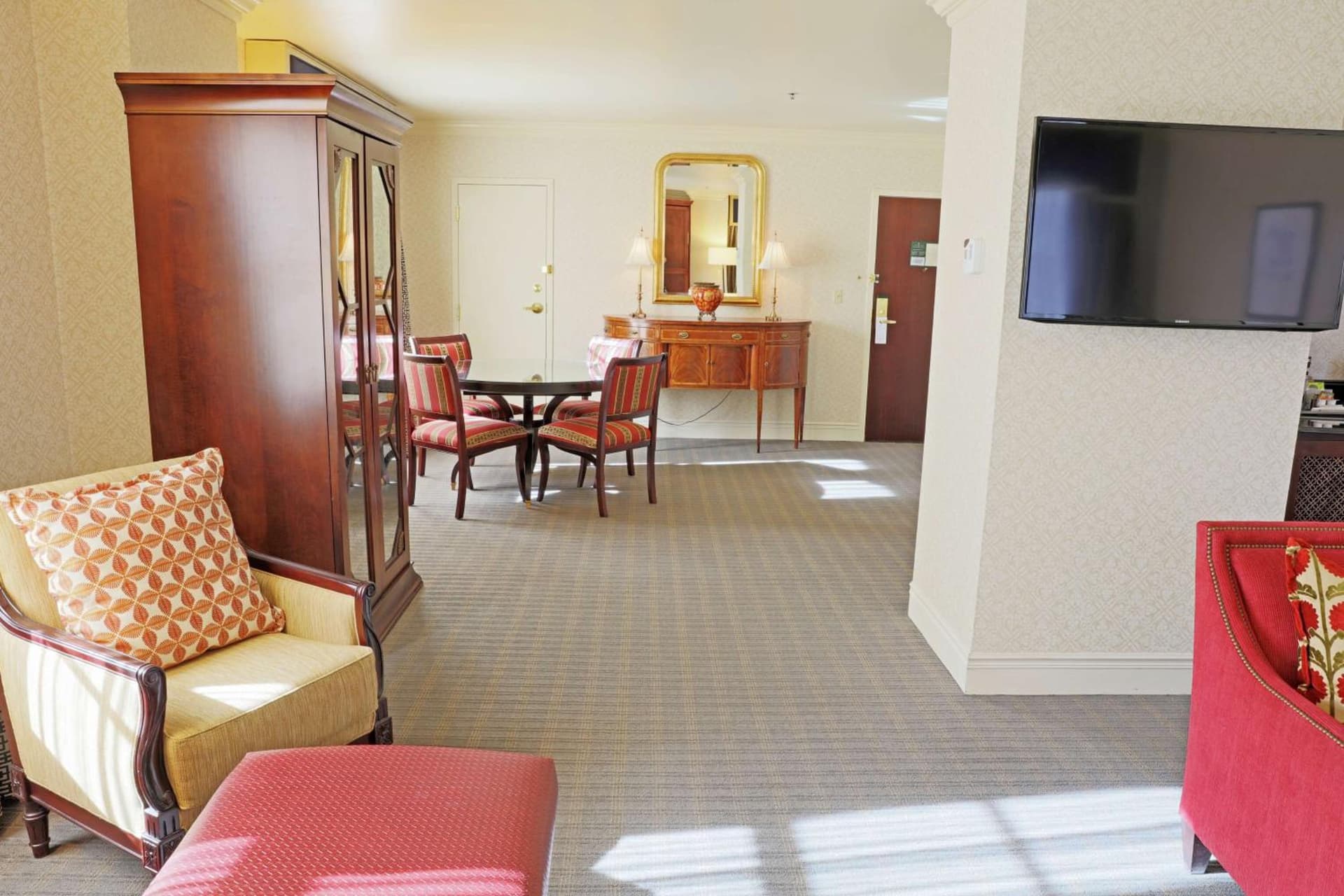 Hotel Roanoke & Conference Center, Curio Collection by Hilton gallery photo in Roanoke, VA — image 7