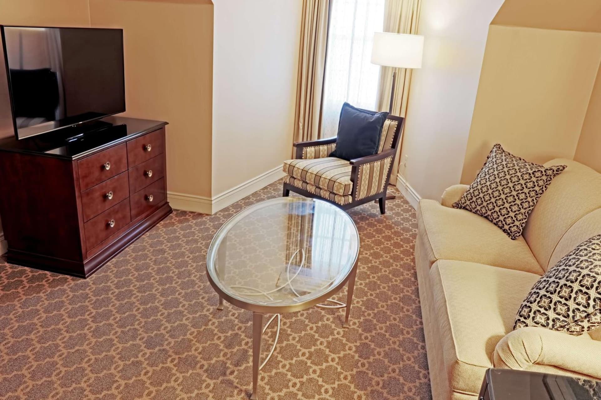 Hotel Roanoke & Conference Center, Curio Collection by Hilton gallery photo in Roanoke, VA — image 16