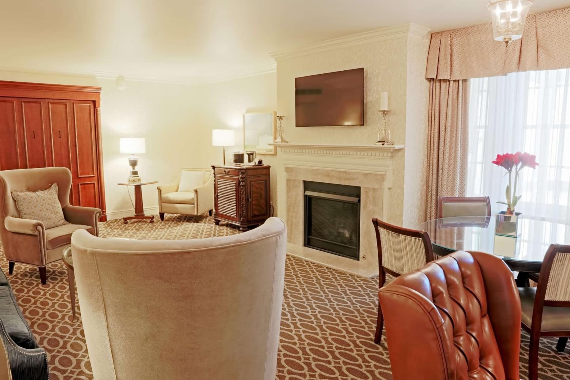 Hotel Roanoke & Conference Center, Curio Collection by Hilton gallery photo in Roanoke, VA — image 18