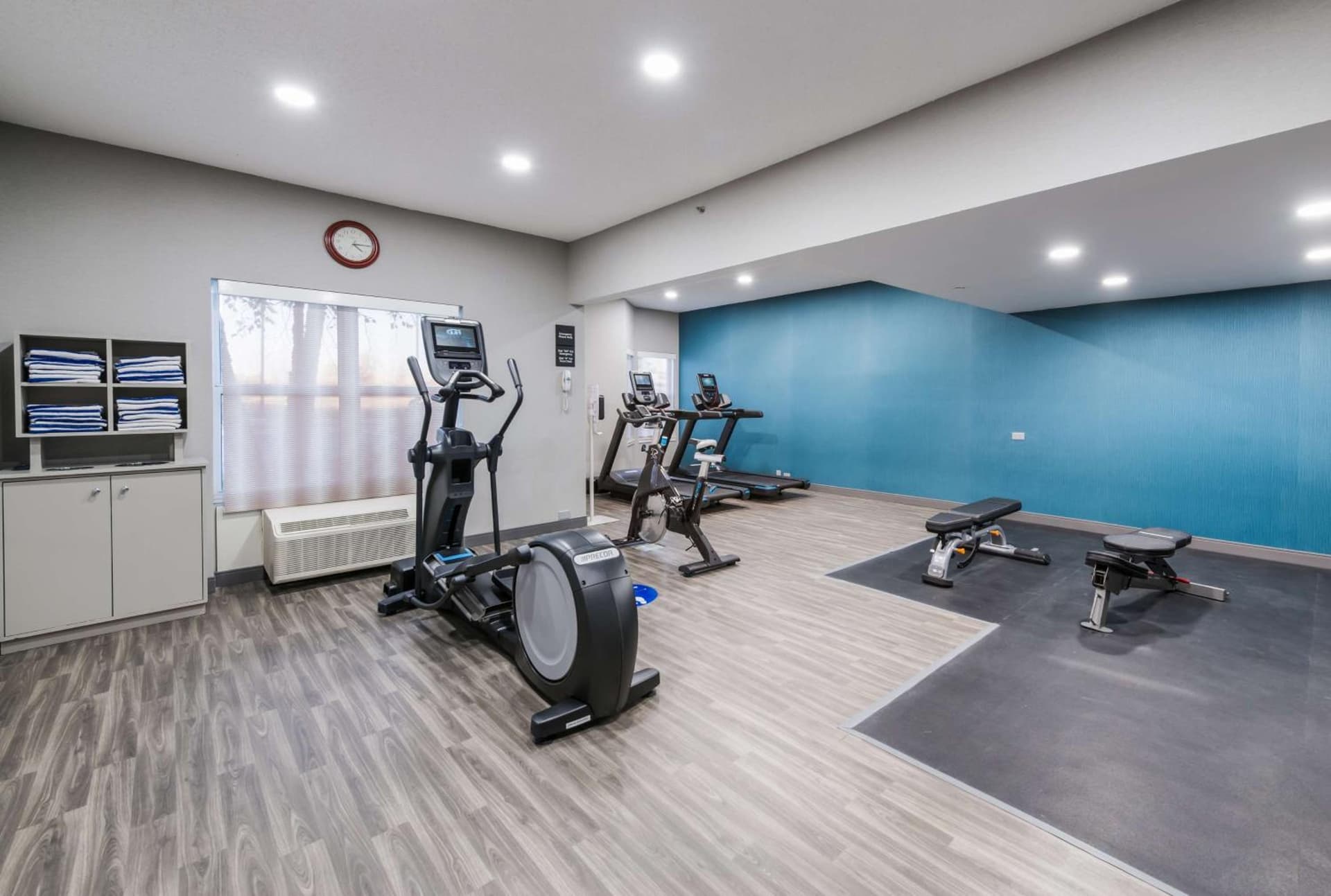 Hampton Inn & Suites Chicago-Hoffman Estates gallery photo in Hoffman Estates, IL — image 36