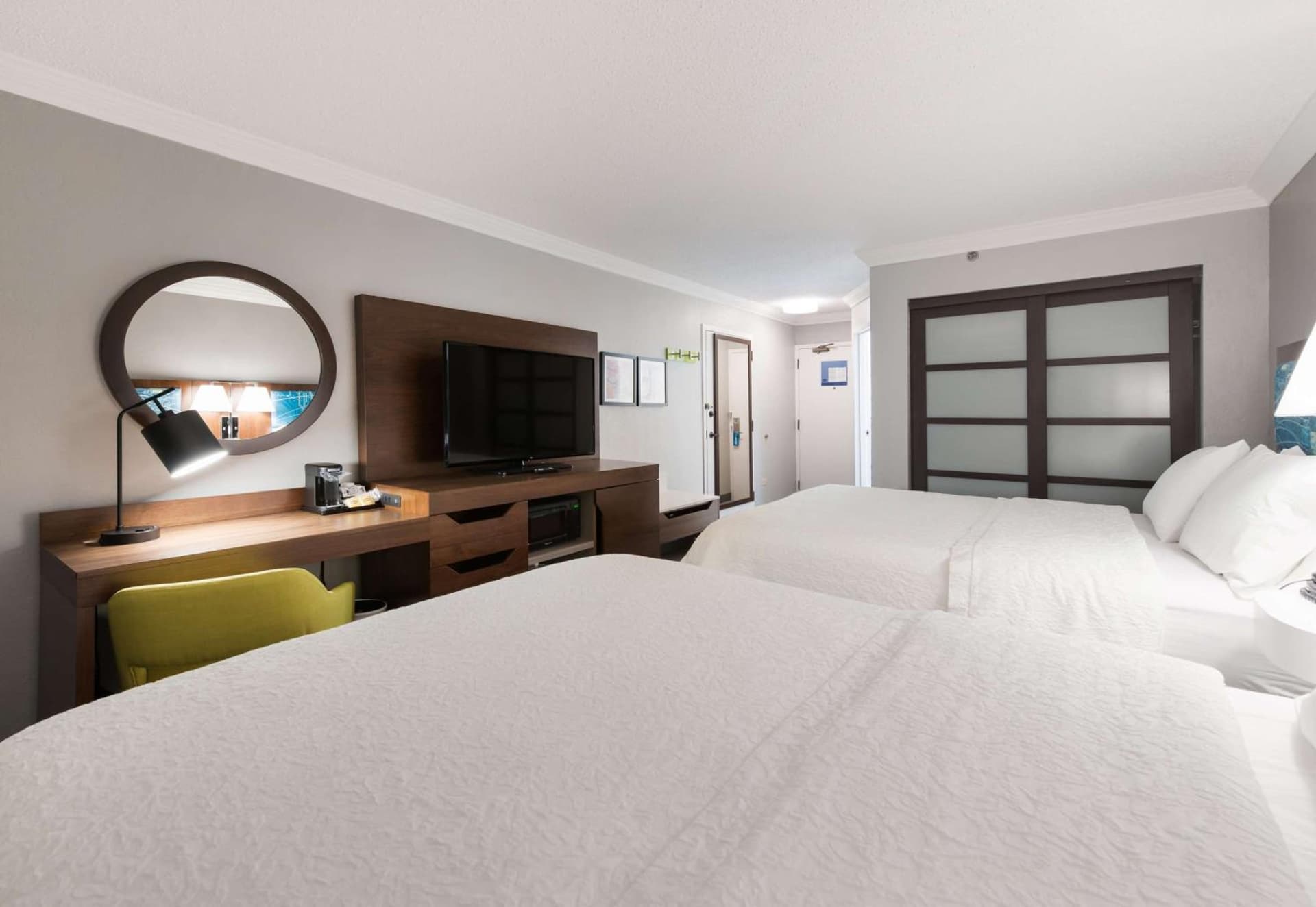 Hampton Inn & Suites Chicago-Hoffman Estates gallery photo in Hoffman Estates, IL — image 32