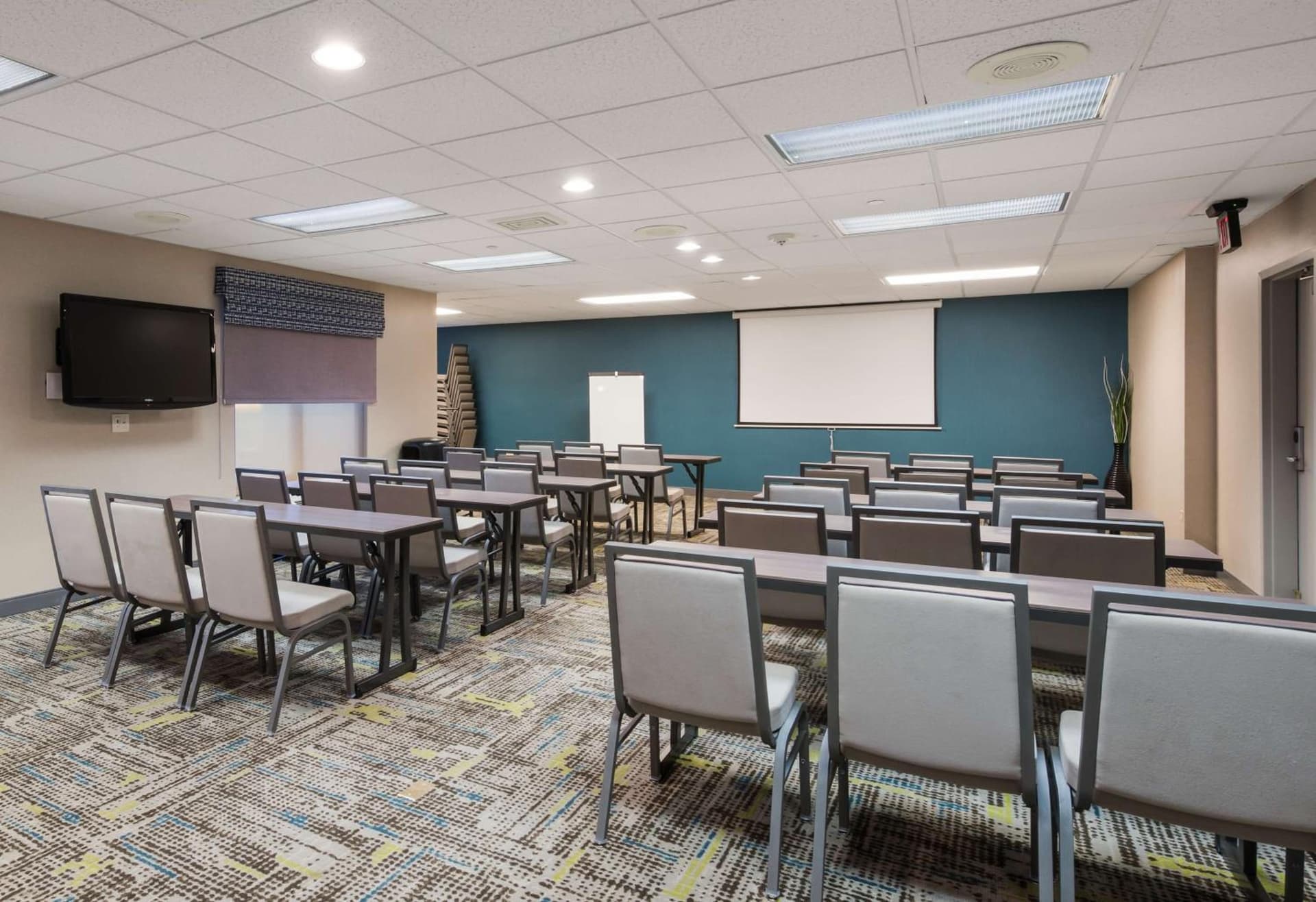 Hampton Inn & Suites Chicago-Hoffman Estates gallery photo in Hoffman Estates, IL — image 24