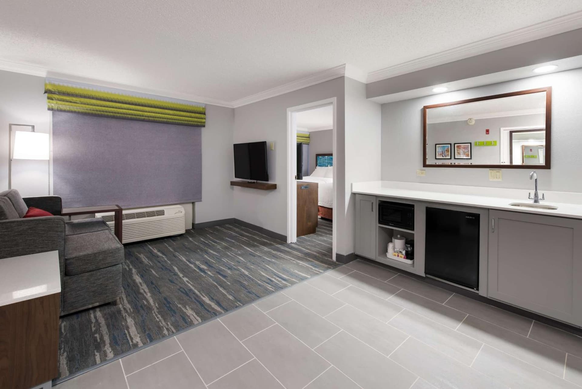 Hampton Inn & Suites Chicago-Hoffman Estates gallery photo in Hoffman Estates, IL — image 14