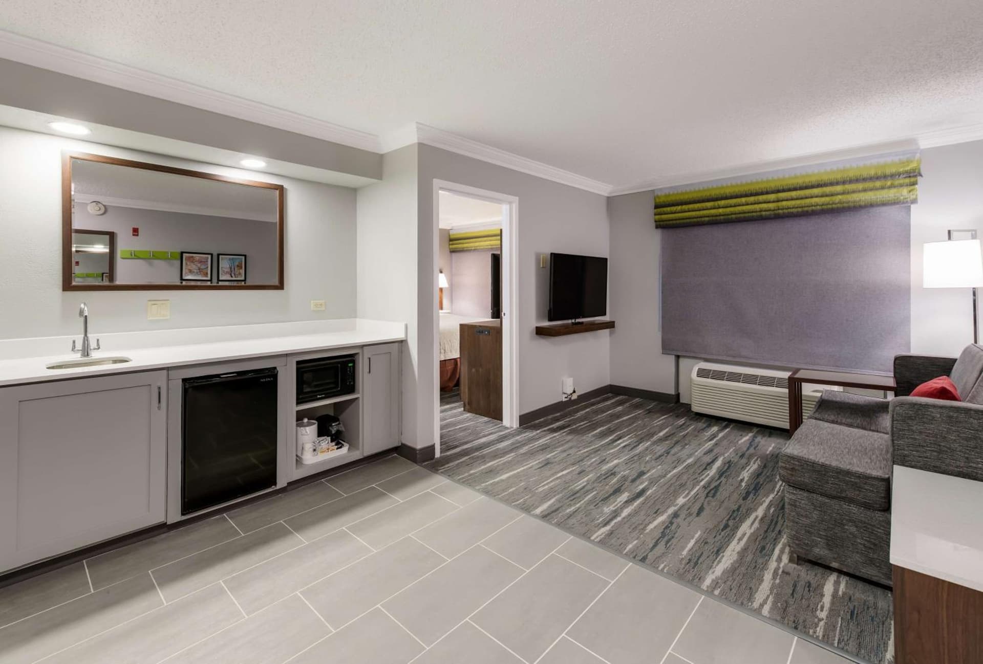 Hampton Inn & Suites Chicago-Hoffman Estates gallery photo in Hoffman Estates, IL — image 12