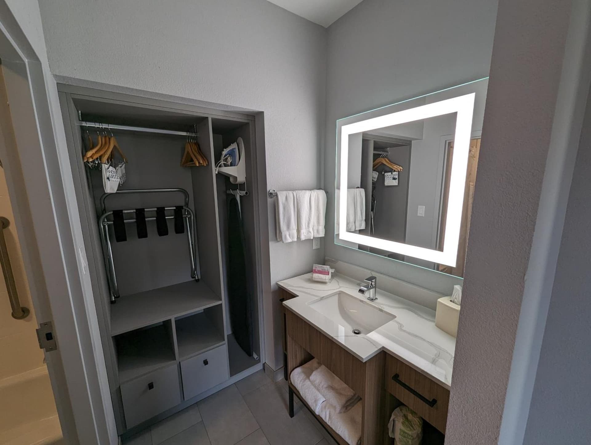Homewood Suites Beaumont gallery photo in Beaumont, TX — image 66