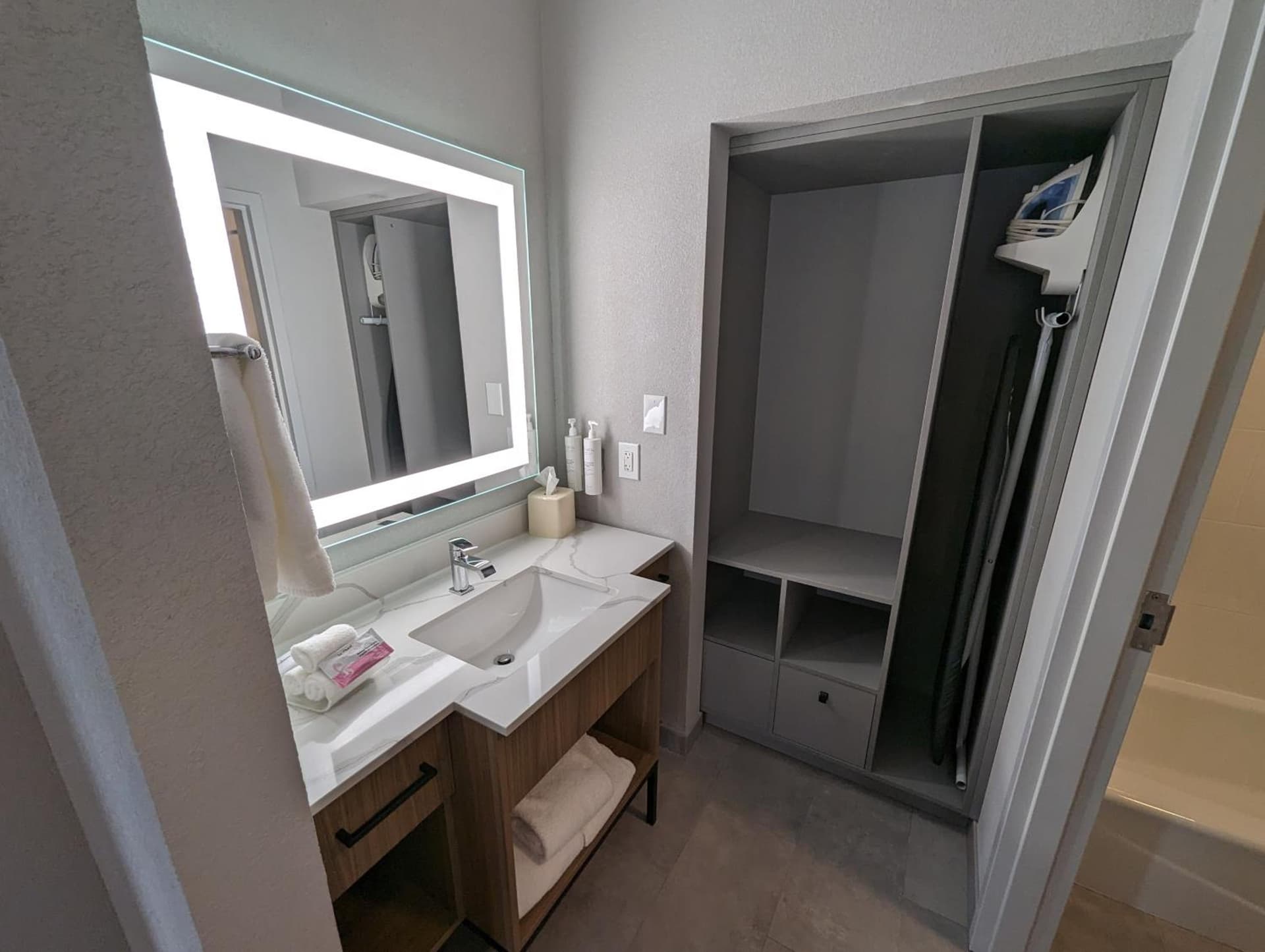 Homewood Suites Beaumont gallery photo in Beaumont, TX — image 13
