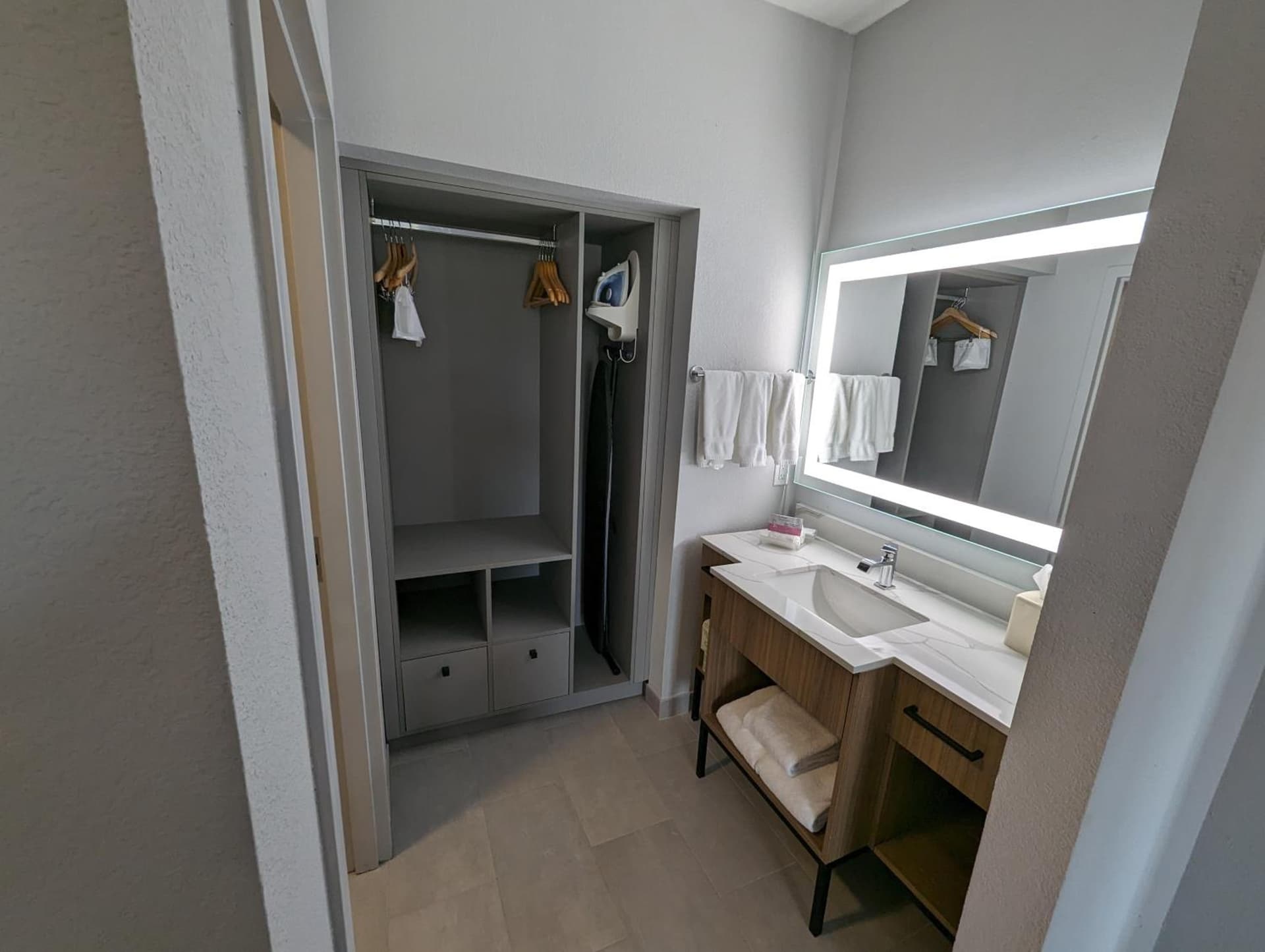 Homewood Suites Beaumont gallery photo in Beaumont, TX — image 18