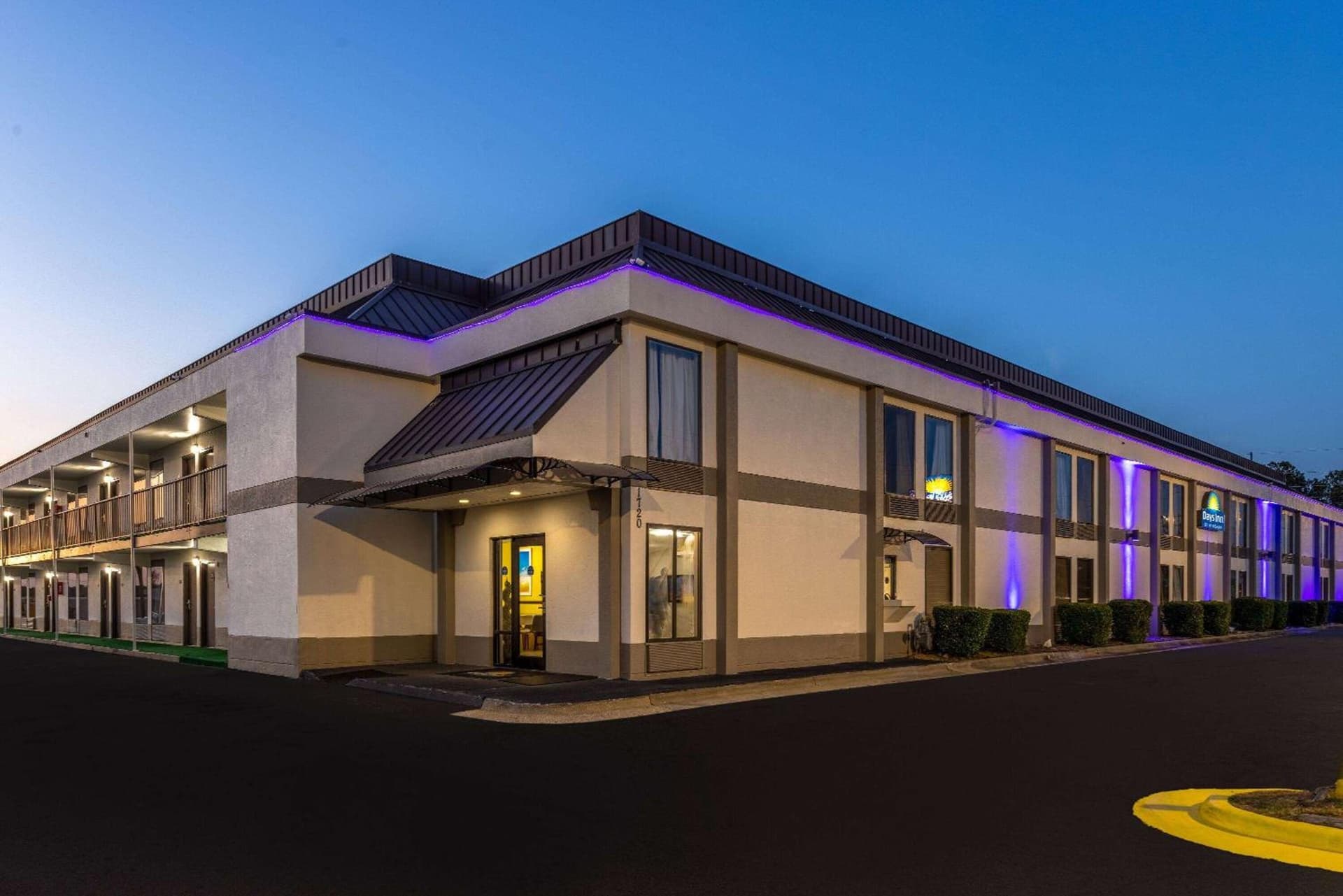 Days Inn & Suites by Wyndham Fort Bragg/Cross Creek Mall property views in Fayetteville, NC — gallery photo 3