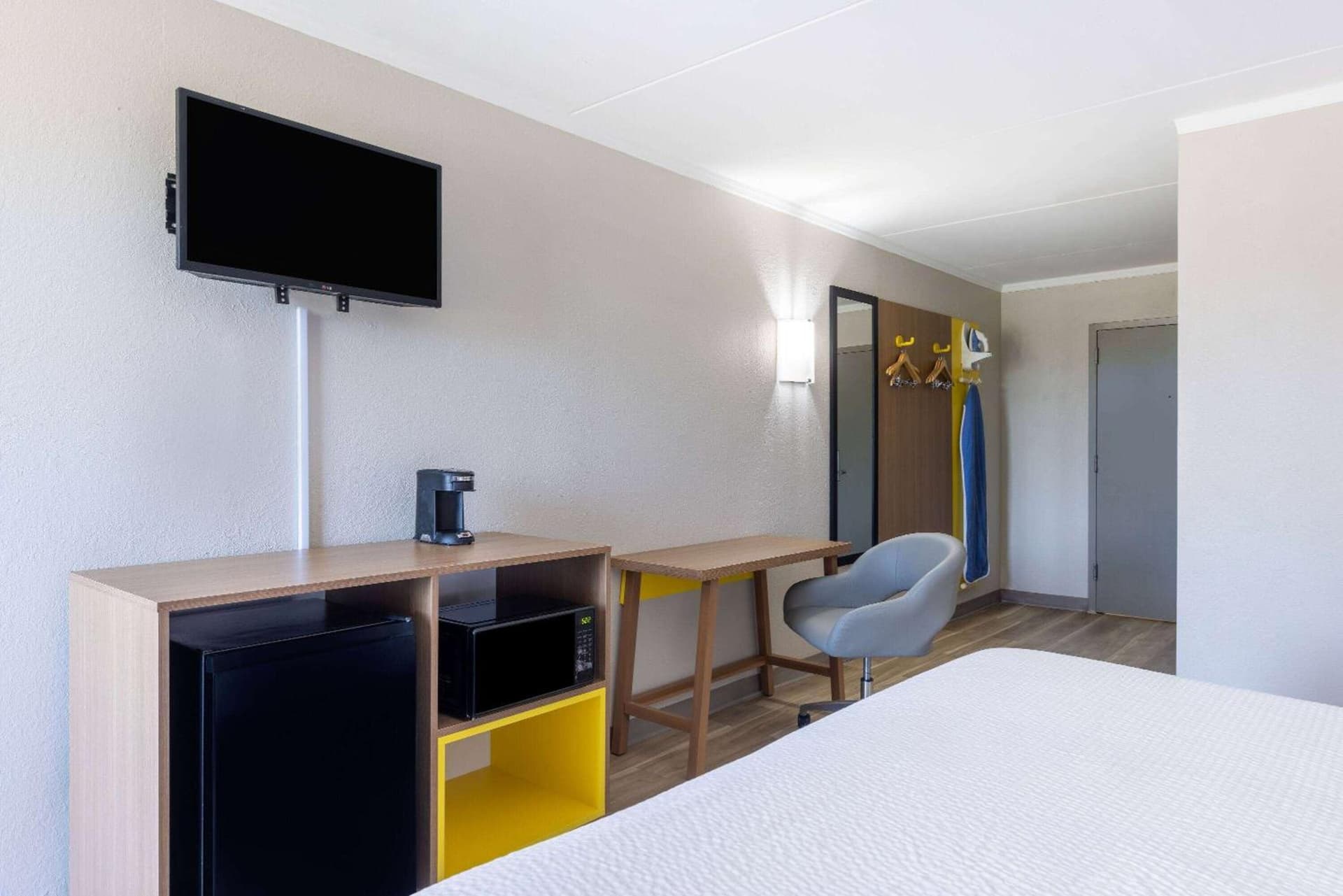 Days Inn & Suites by Wyndham Fort Bragg/Cross Creek Mall gallery photo in Fayetteville, NC — image 55