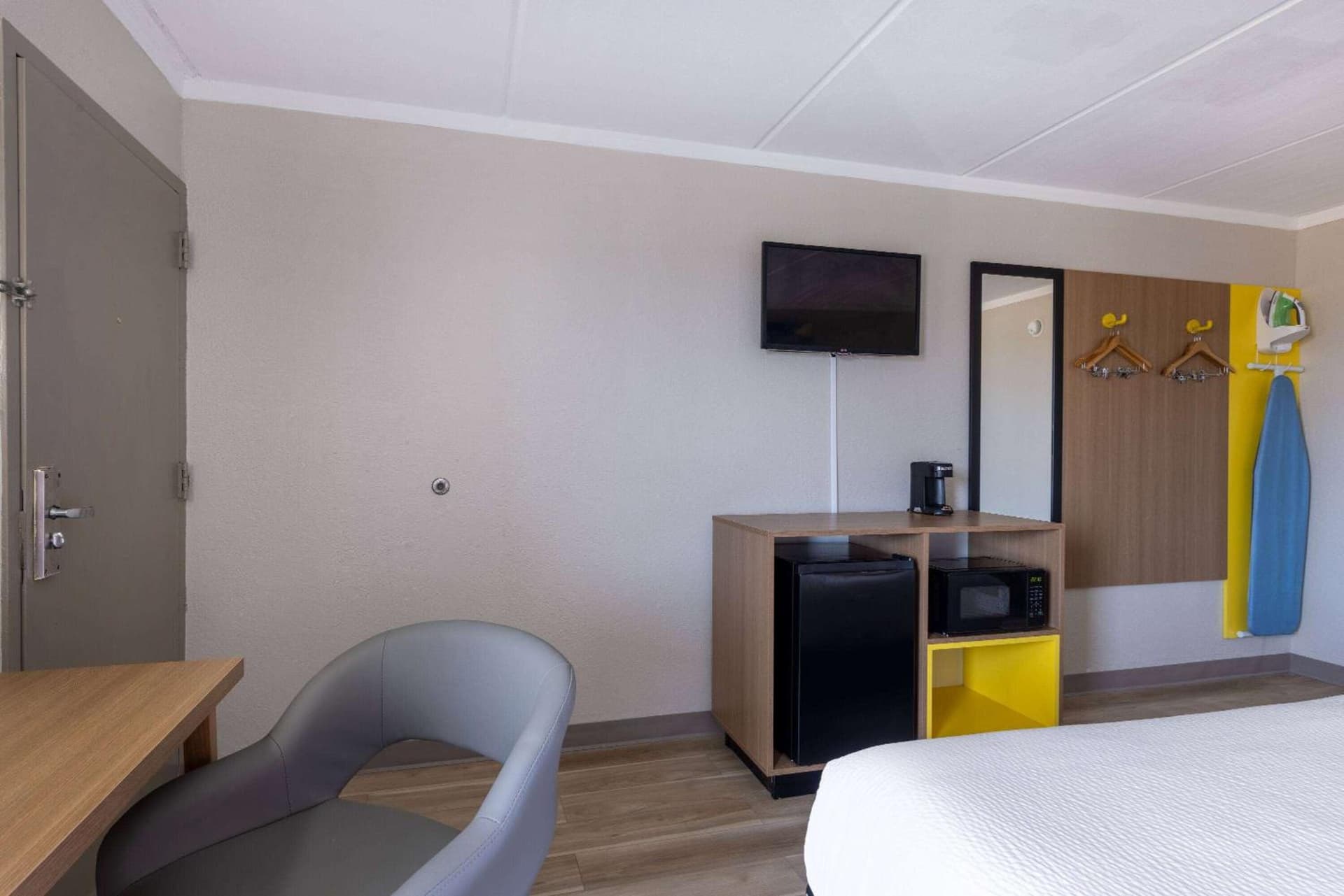 Days Inn & Suites by Wyndham Fort Bragg/Cross Creek Mall gallery photo in Fayetteville, NC — image 31