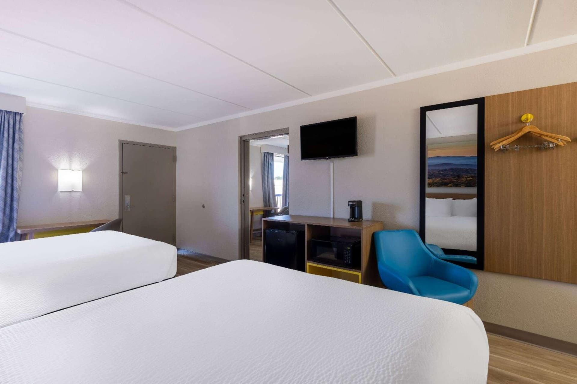Days Inn & Suites by Wyndham Fort Bragg/Cross Creek Mall gallery photo in Fayetteville, NC — image 40