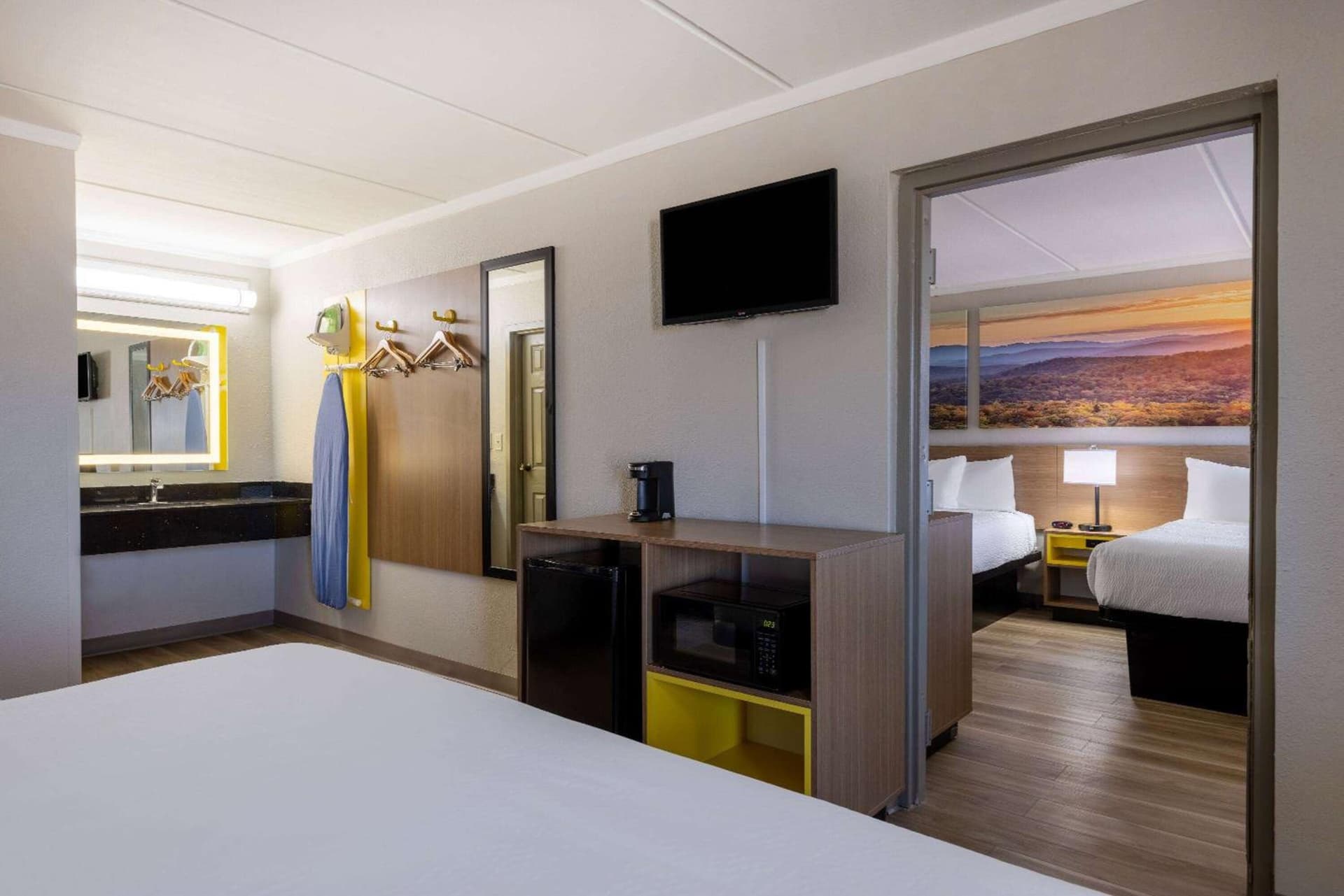 Days Inn & Suites by Wyndham Fort Bragg/Cross Creek Mall gallery photo in Fayetteville, NC — image 20