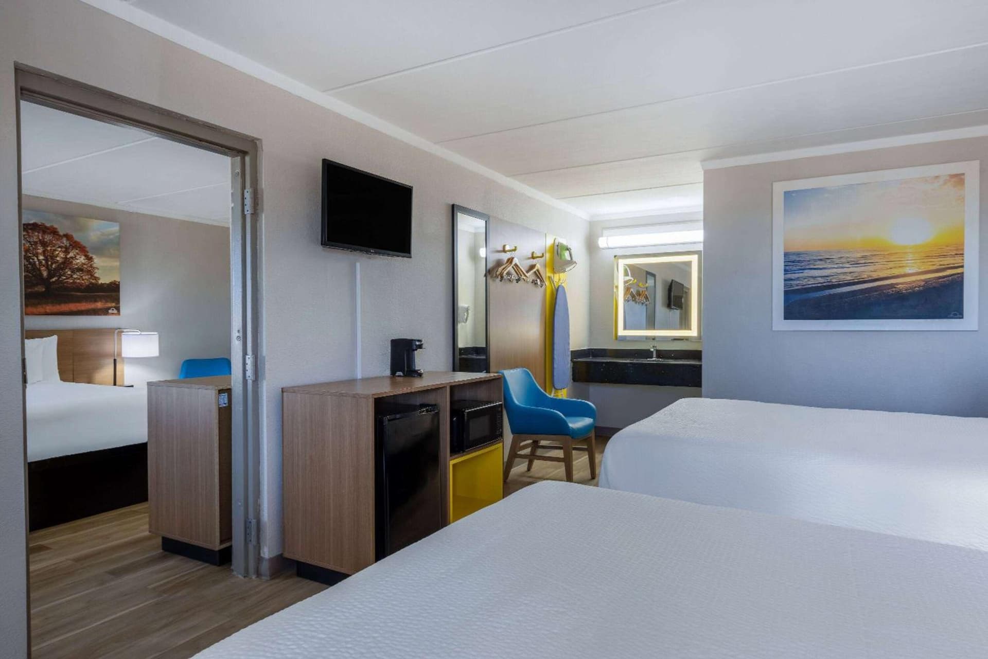 Days Inn & Suites by Wyndham Fort Bragg/Cross Creek Mall gallery photo in Fayetteville, NC — image 59