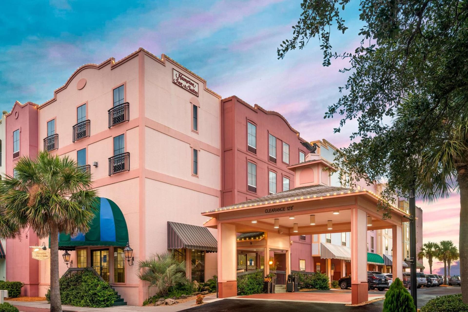 Hampton Inn & Suites Amelia Island-Historic Harbor Front interior in Fernandina Beach, FL — gallery photo 2