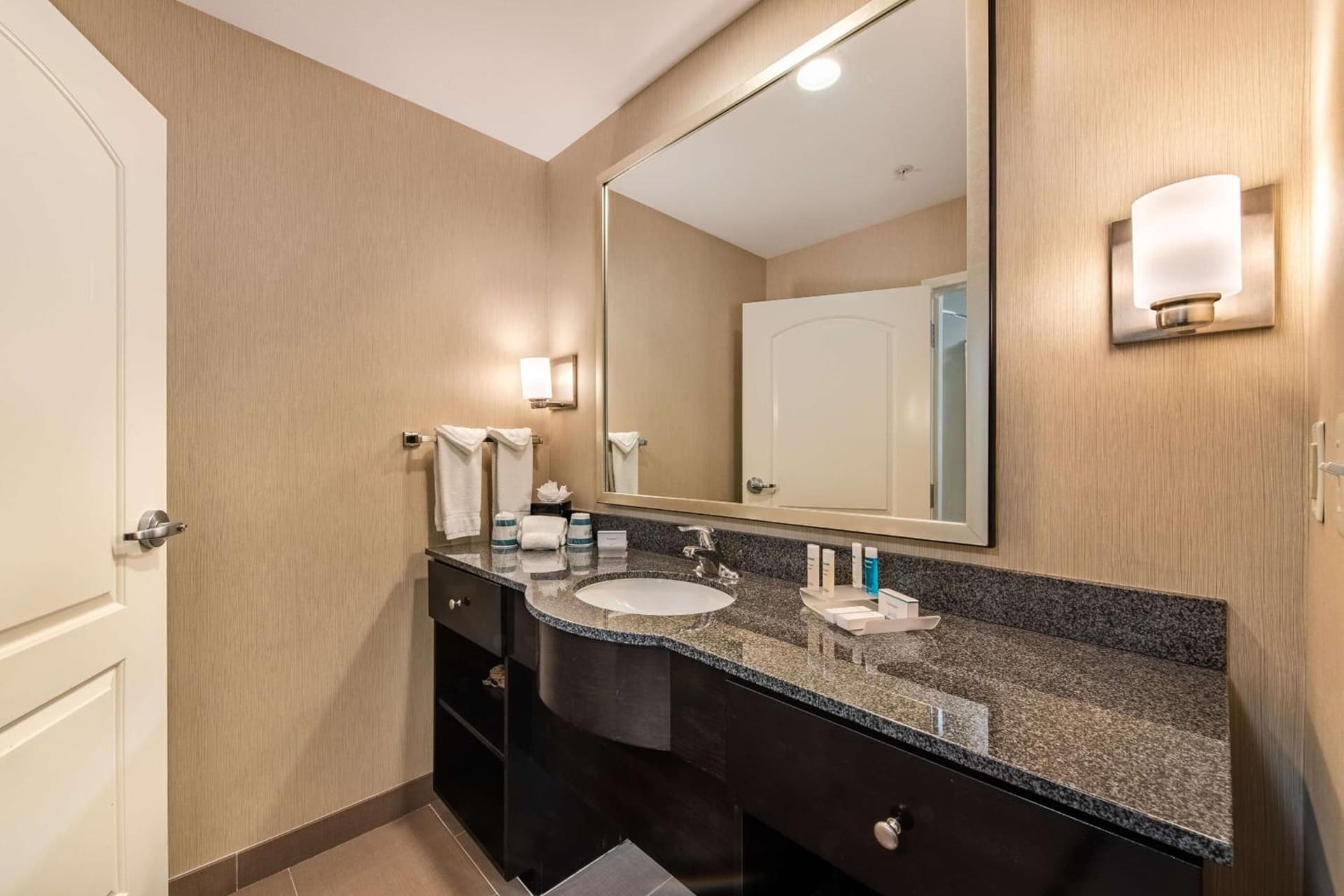 Homewood Suites by Hilton Oxnard/Camarillo gallery photo in Oxnard, CA — image 69