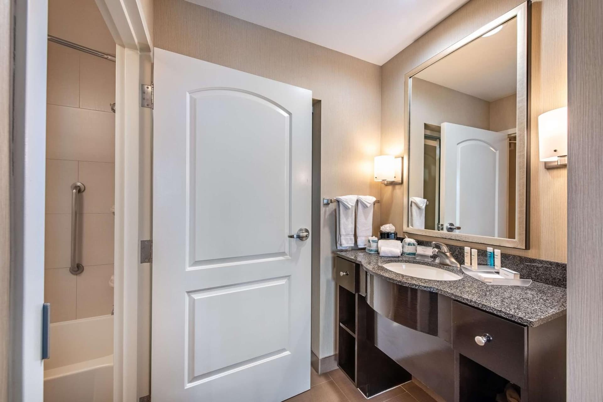 Homewood Suites by Hilton Oxnard/Camarillo gallery photo in Oxnard, CA — image 36