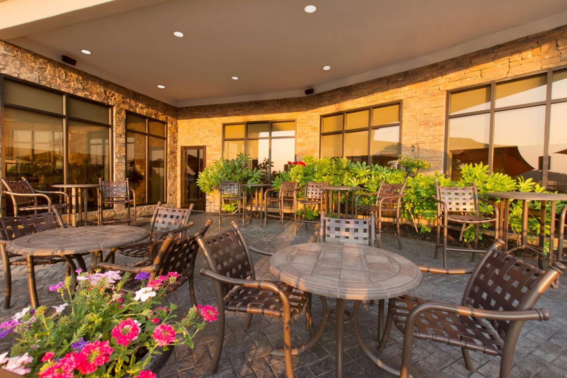 Hilton Garden Inn Cartersville interior in Cartersville, GA — gallery photo 2
