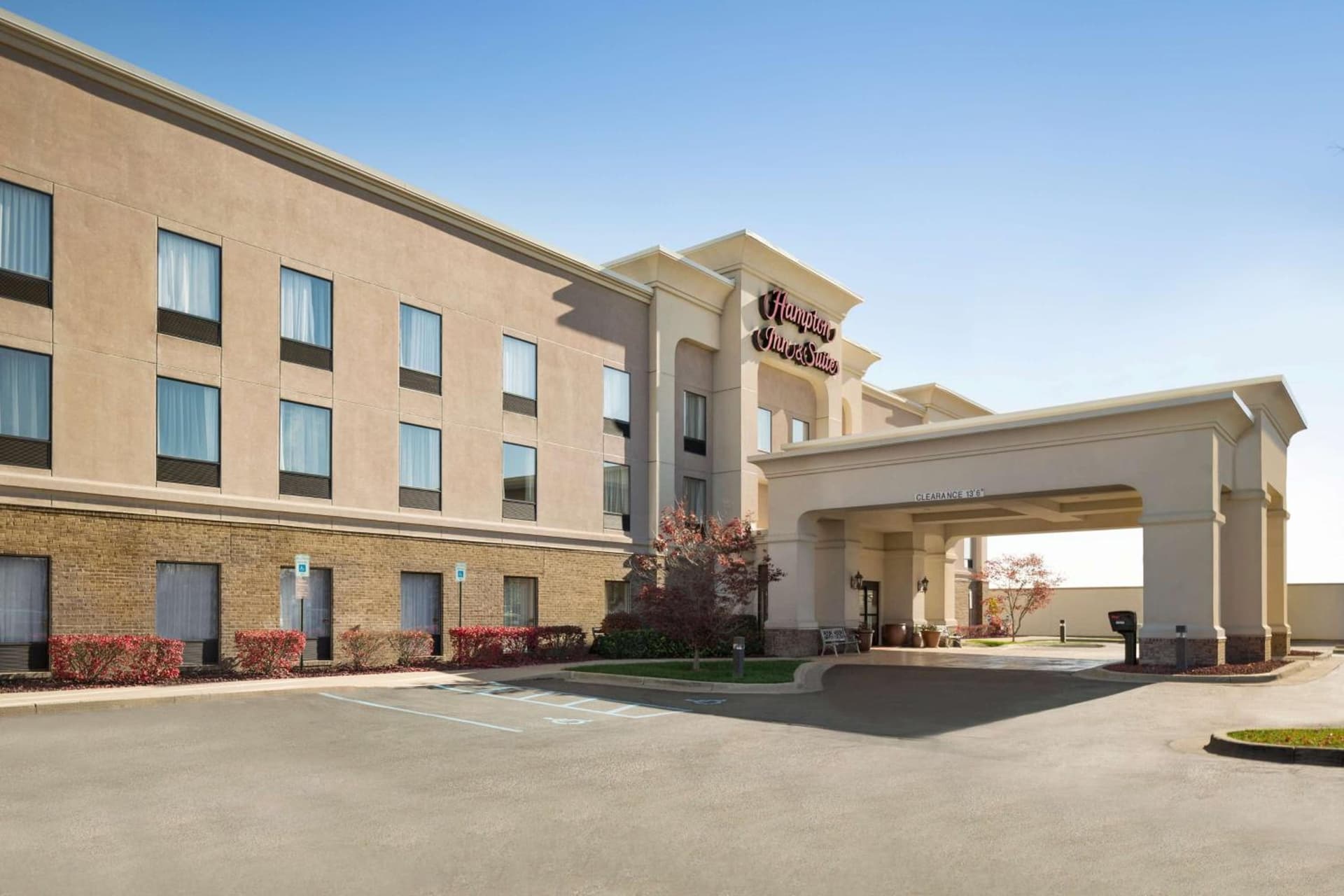 Hampton Inn & Suites Detroit Sterling Heights property views in Sterling Heights, MI — gallery photo 3