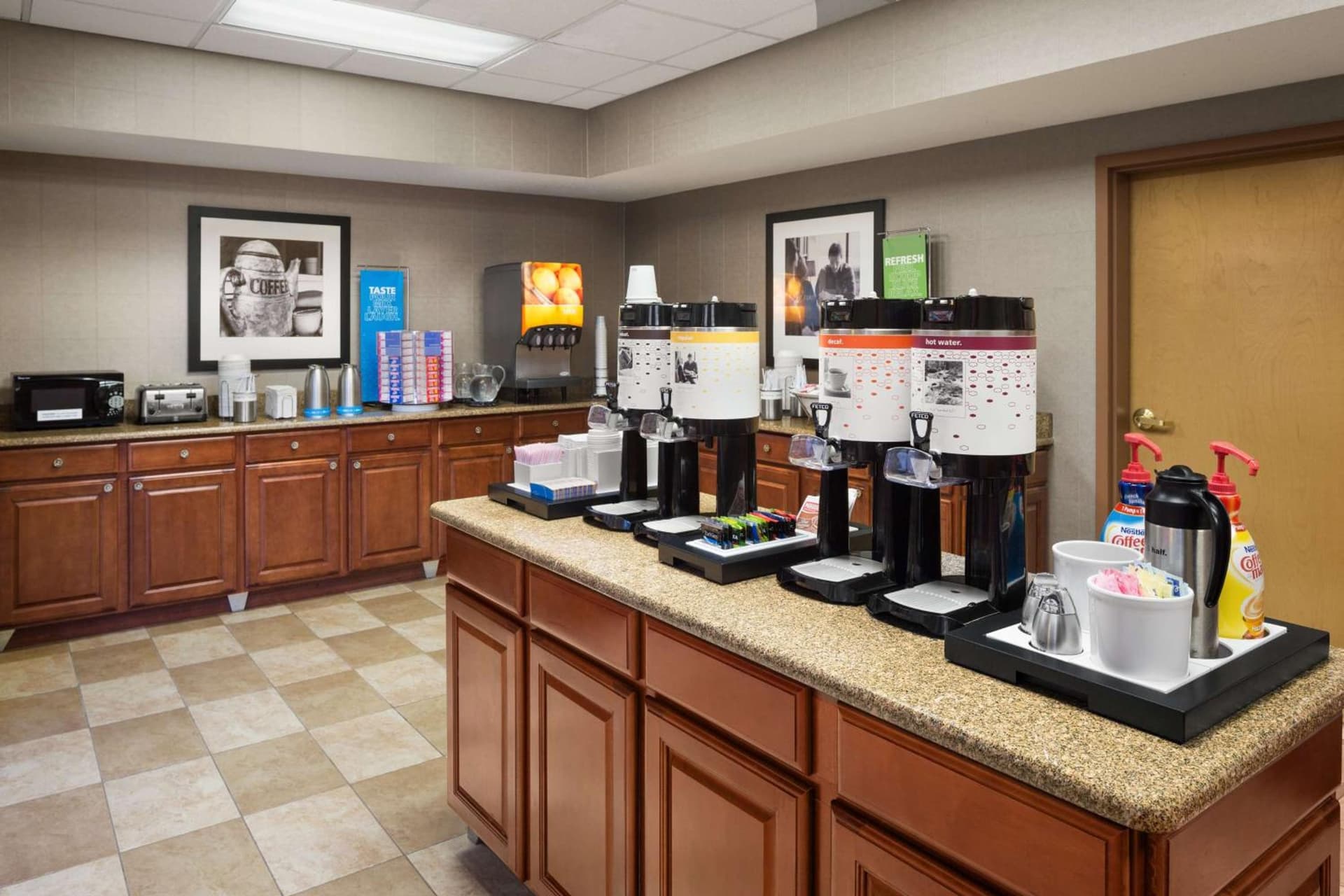 Hampton Inn & Suites Detroit Sterling Heights gallery photo in Sterling Heights, MI — image 19