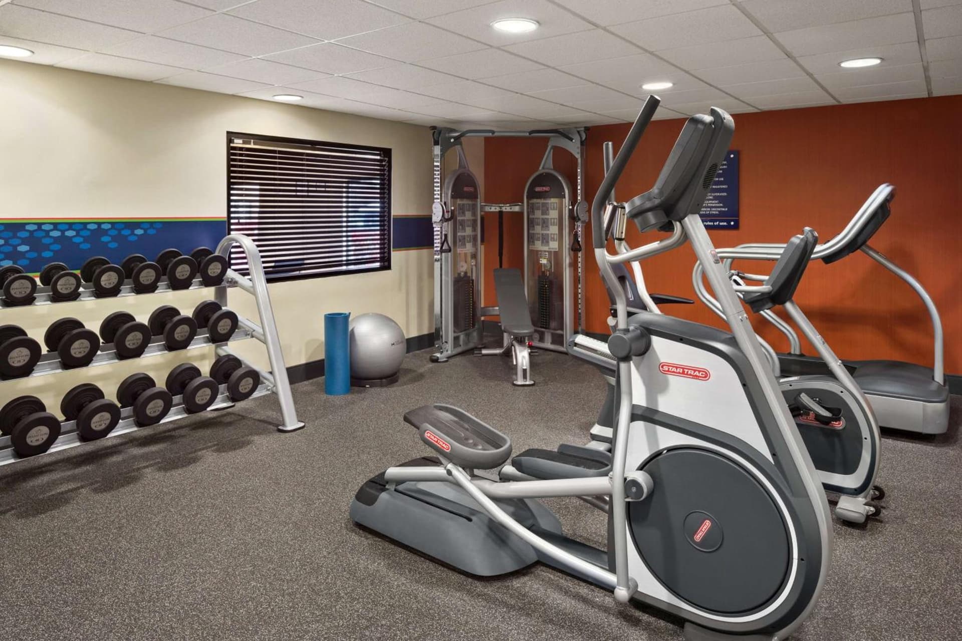 Hampton Inn & Suites Detroit Sterling Heights gallery photo in Sterling Heights, MI — image 25