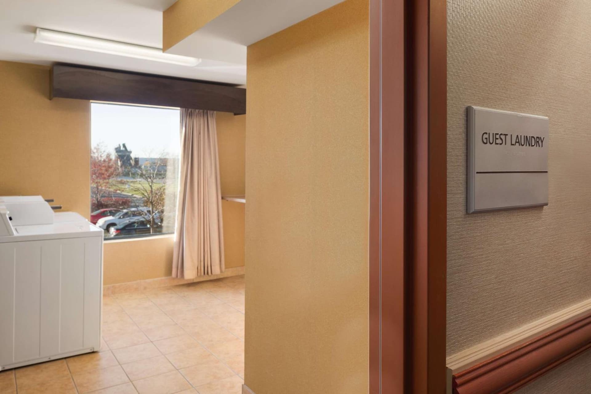 Hampton Inn & Suites Detroit Sterling Heights gallery photo in Sterling Heights, MI — image 14