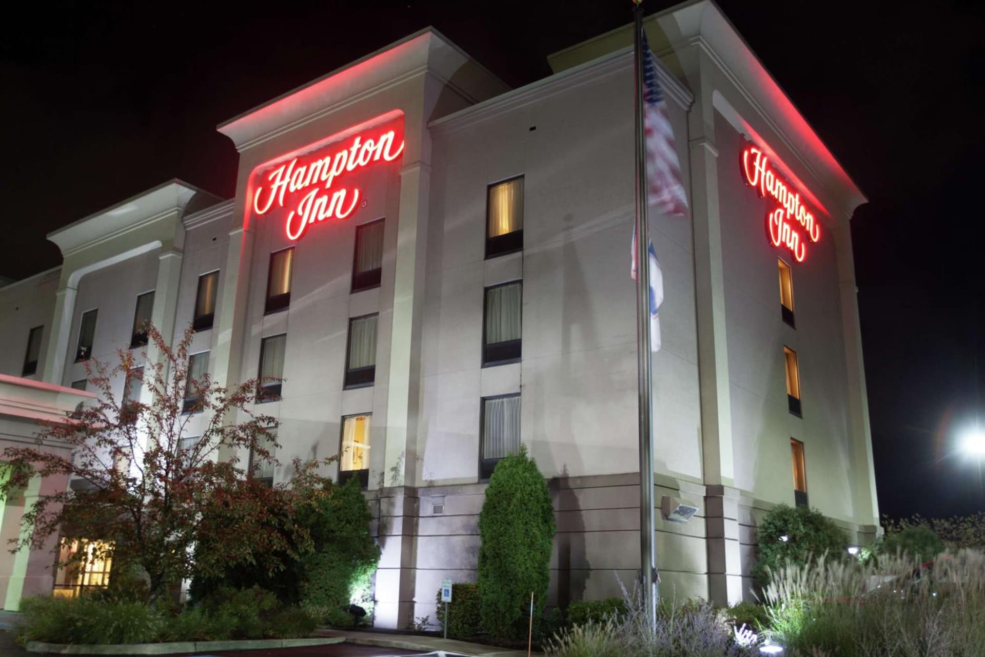 Hampton Inn Oneonta interior in Oneonta, NY — gallery photo 2
