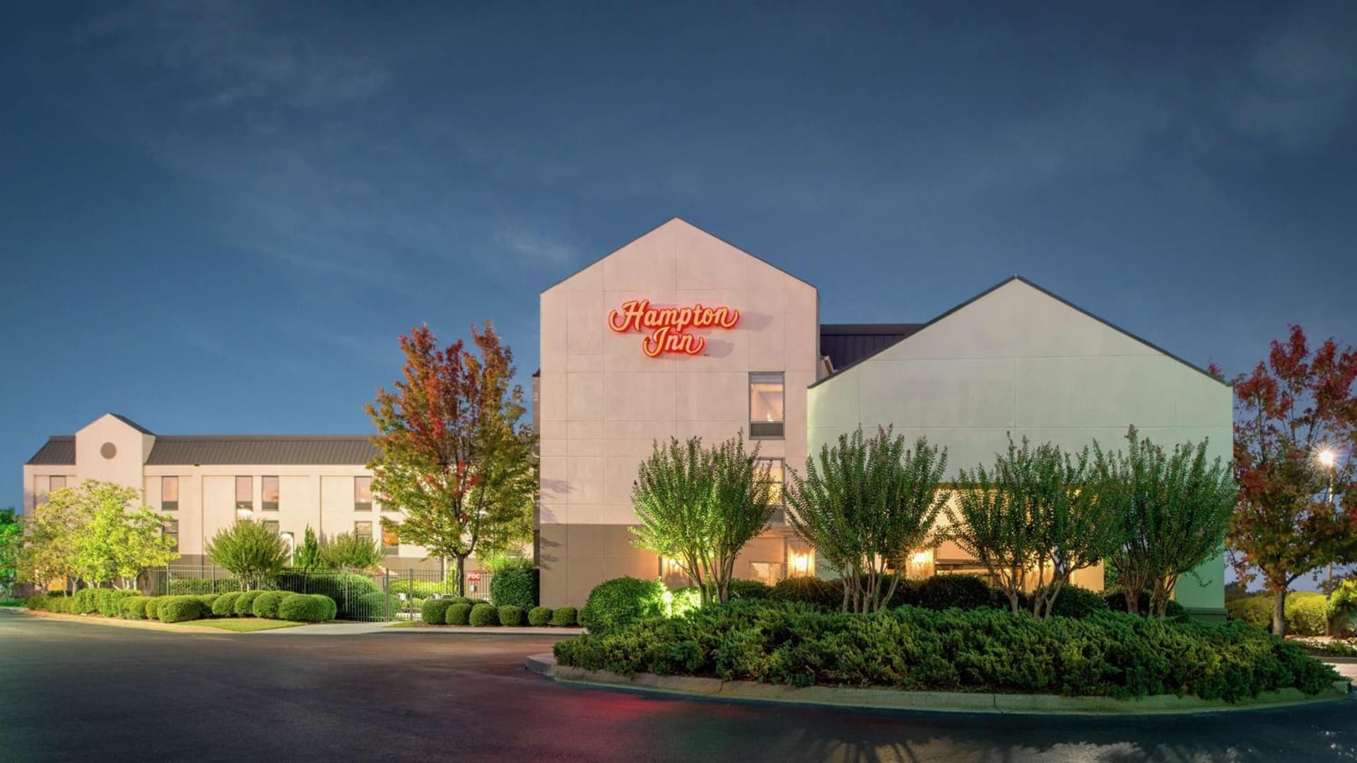 Hampton Inn Tuscaloosa-University featured exterior or lobby in Tuscaloosa, AL — similar hotel
