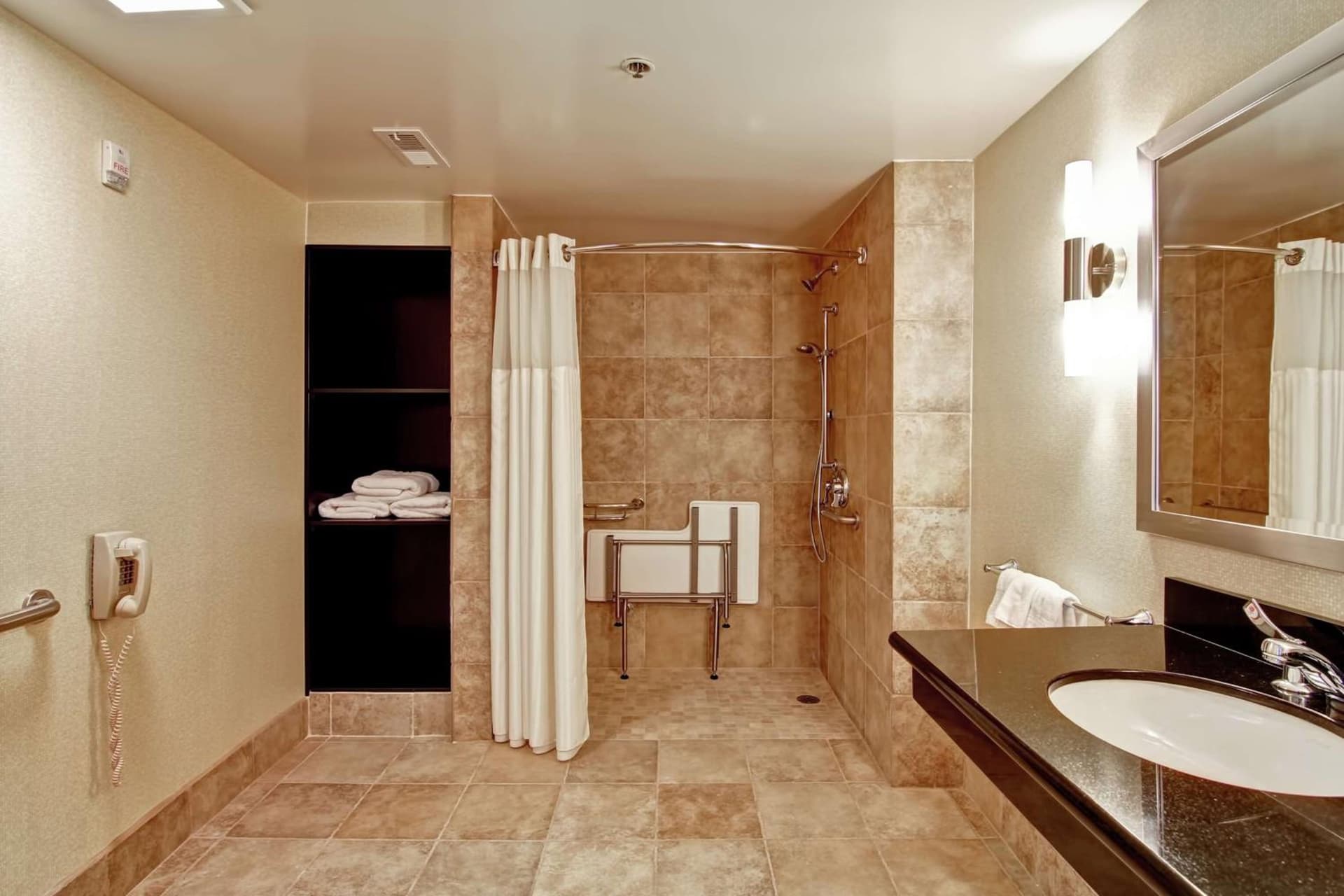 DoubleTree by Hilton Pleasanton at The Club gallery photo in Pleasanton, CA — image 52