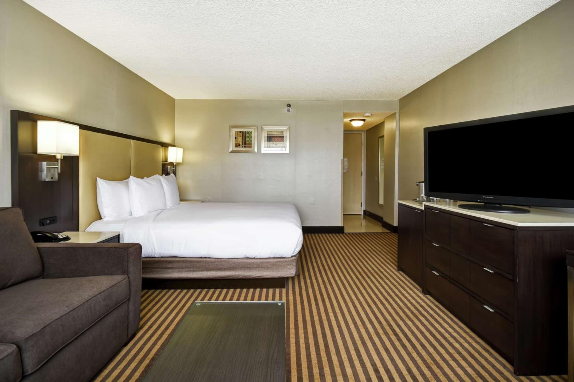 DoubleTree by Hilton Pleasanton at The Club gallery photo in Pleasanton, CA — image 54