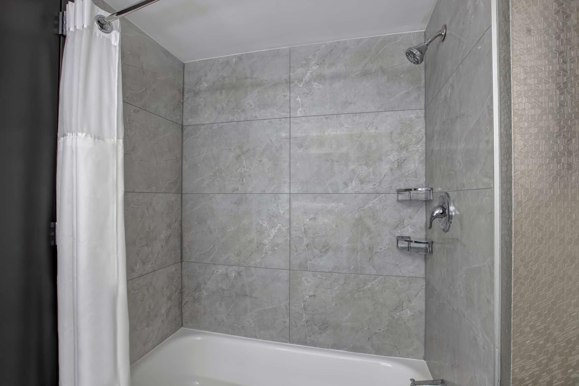 Embassy Suites Syracuse gallery photo in East Syracuse, NY — image 34