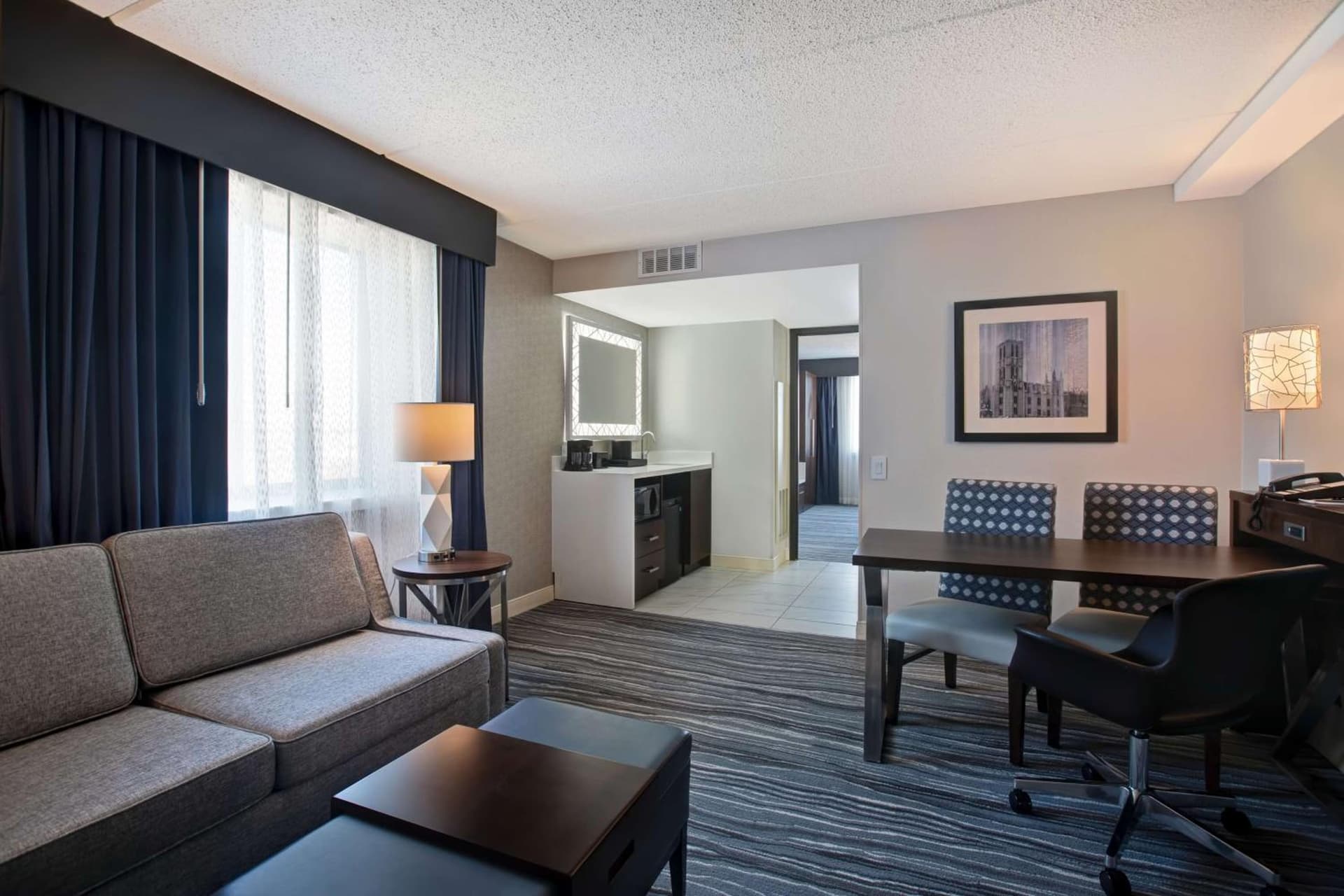 Embassy Suites Syracuse gallery photo in East Syracuse, NY — image 4