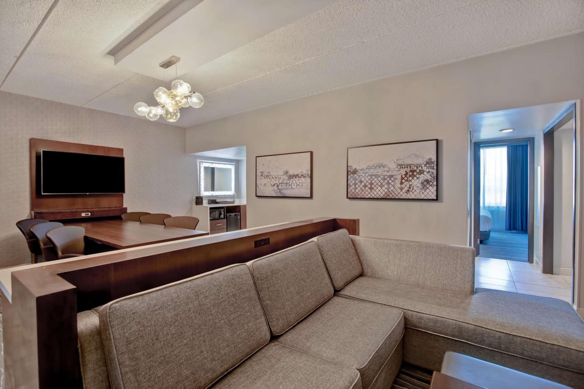 Embassy Suites Syracuse gallery photo in East Syracuse, NY — image 12