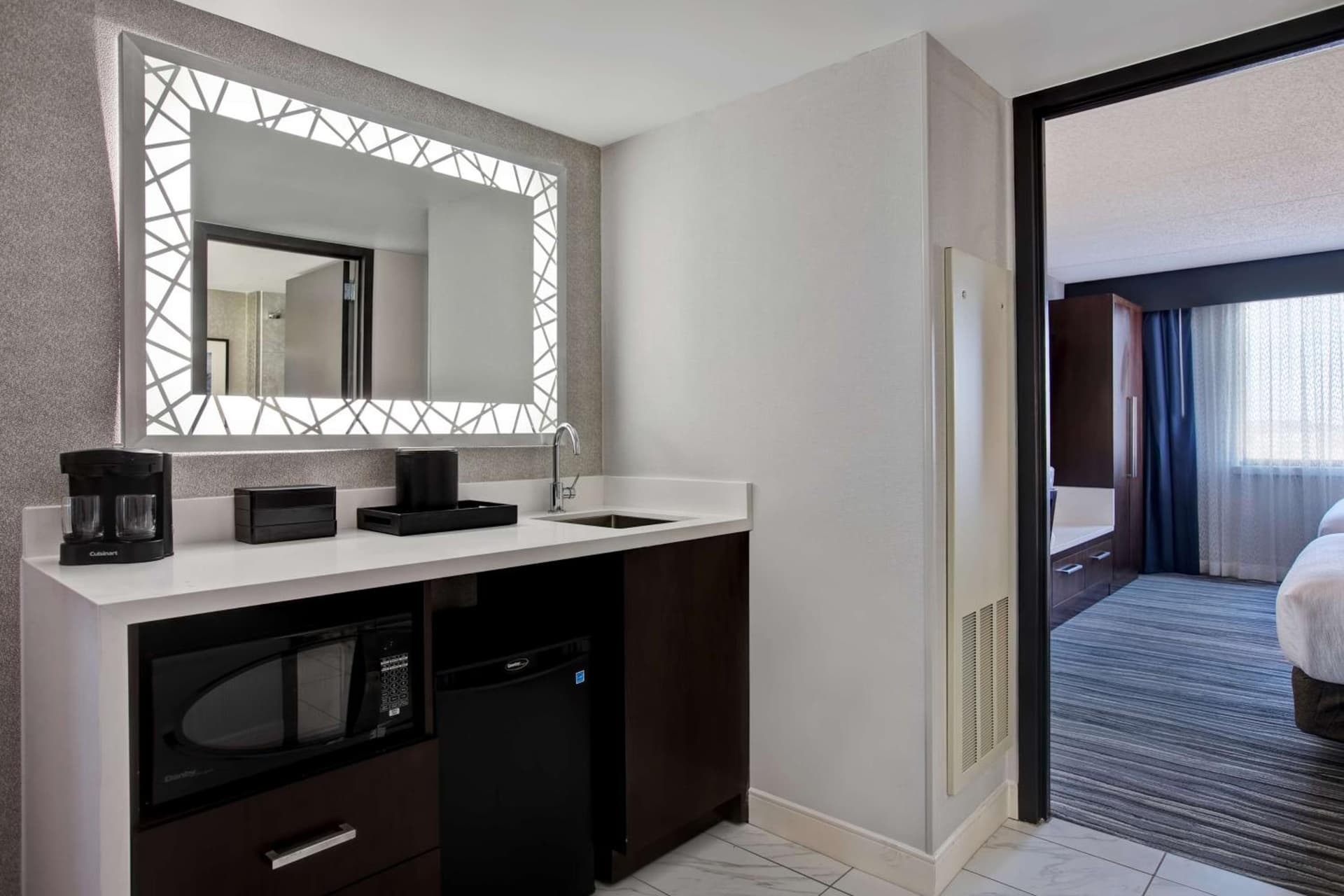Embassy Suites Syracuse gallery photo in East Syracuse, NY — image 42