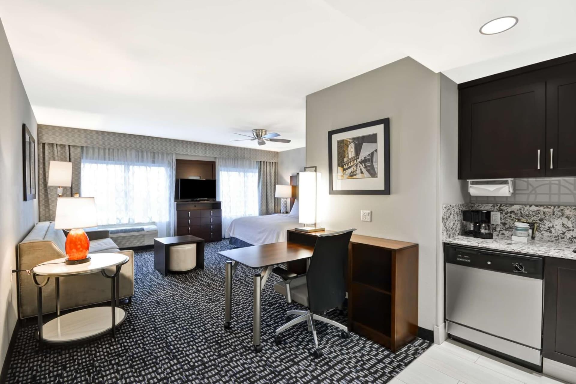 Homewood Suites by Hilton Birmingham Downtown Near UAB interior in Birmingham, AL — gallery photo 2