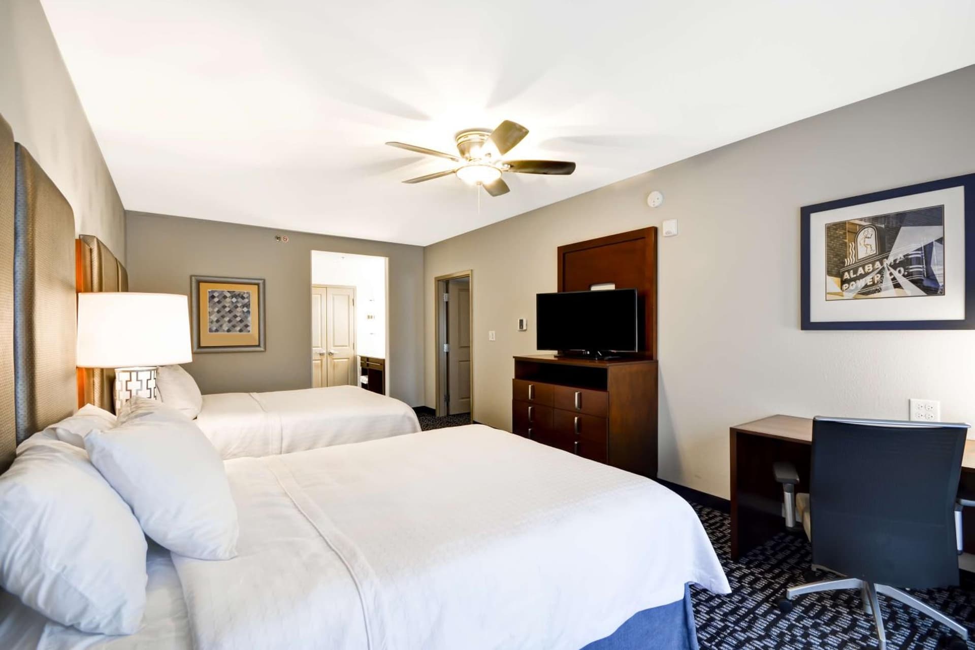 Homewood Suites by Hilton Birmingham Downtown Near UAB gallery photo in Birmingham, AL — image 34