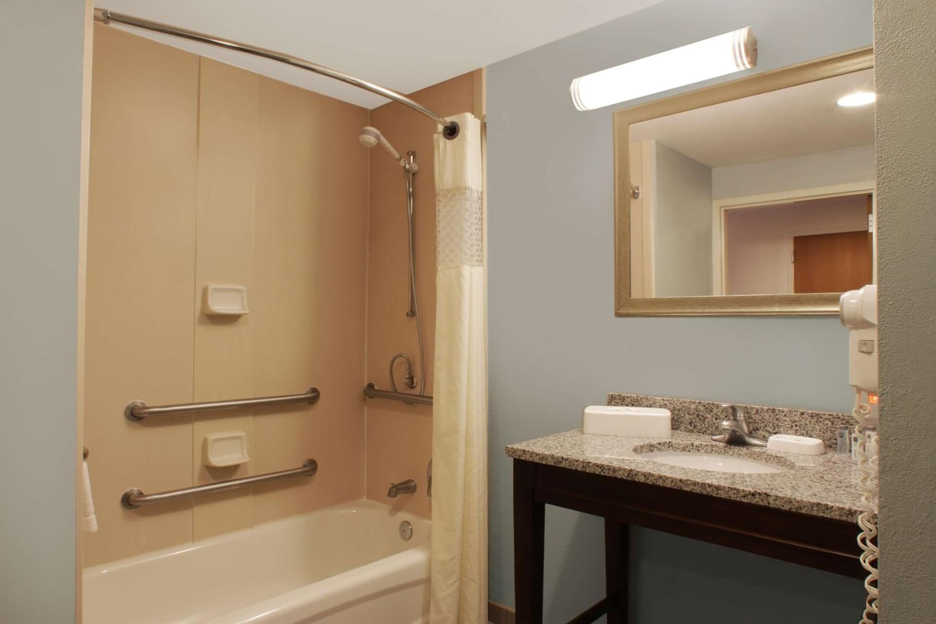 Hampton Inn & Suites Port St. Lucie gallery photo in Port Saint Lucie, FL — image 8