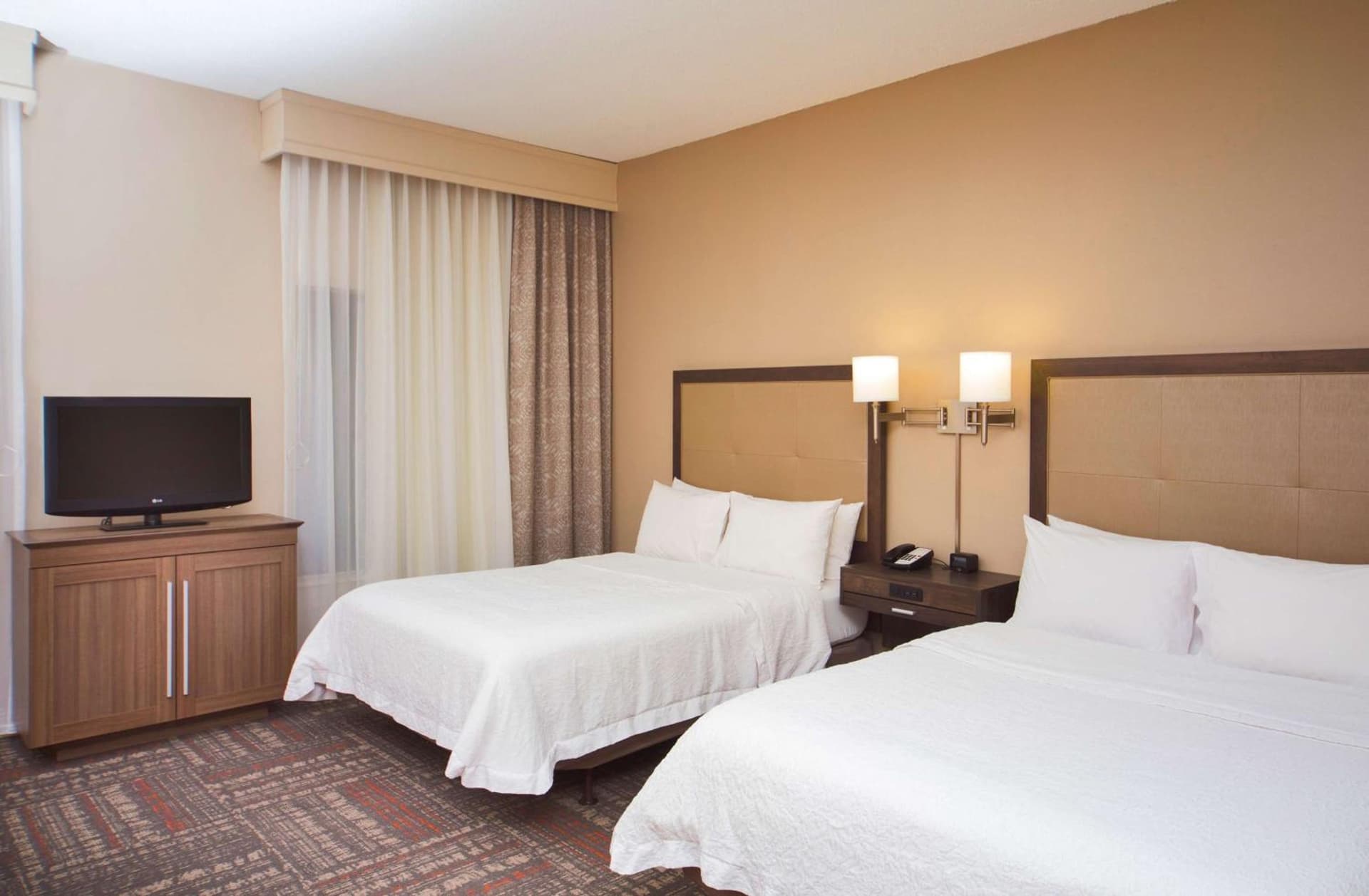 Hampton Inn & Suites Valdosta/Conference Center property views in Valdosta, GA — gallery photo 3